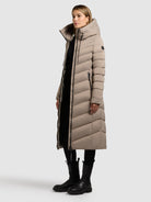 khujo-coat-stoane2-greige-steppmantel-damen-wadenlang image 2
