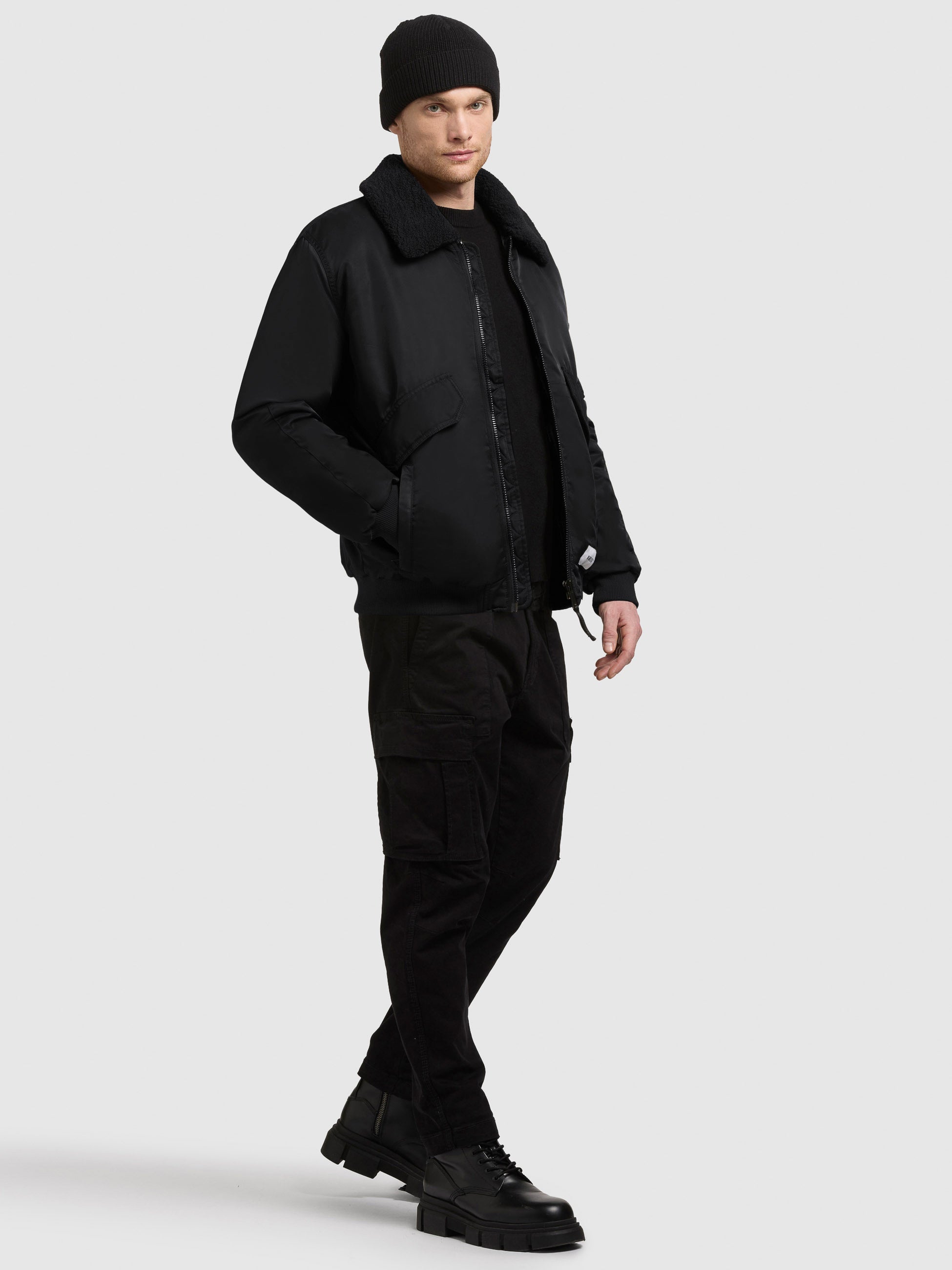 khujo-jacke-ground-black image 2