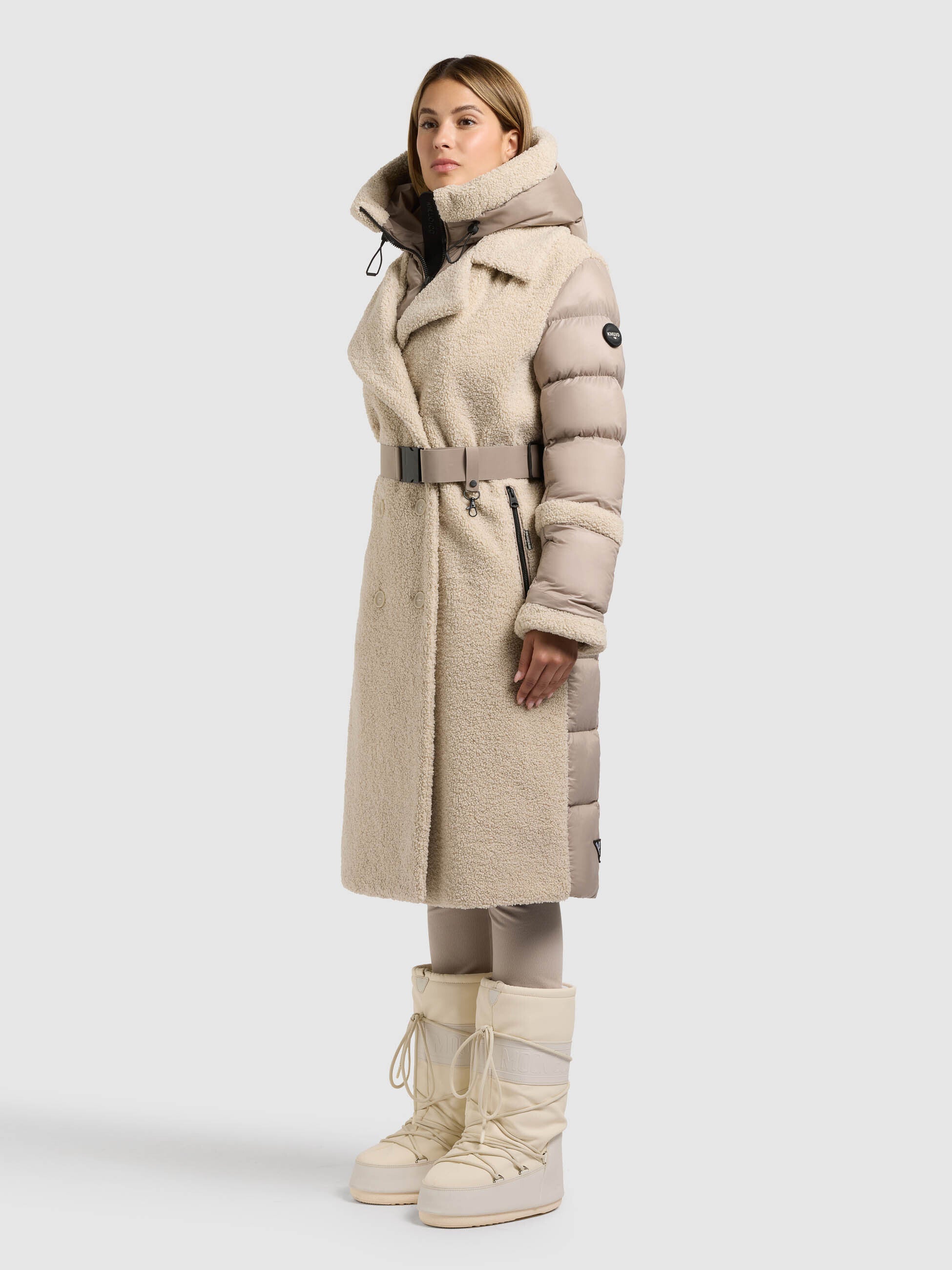 khujo-kalmia-greige-damen-kurzmantel-mit-teddyfleece-und-kapuzeneinsatz image 5