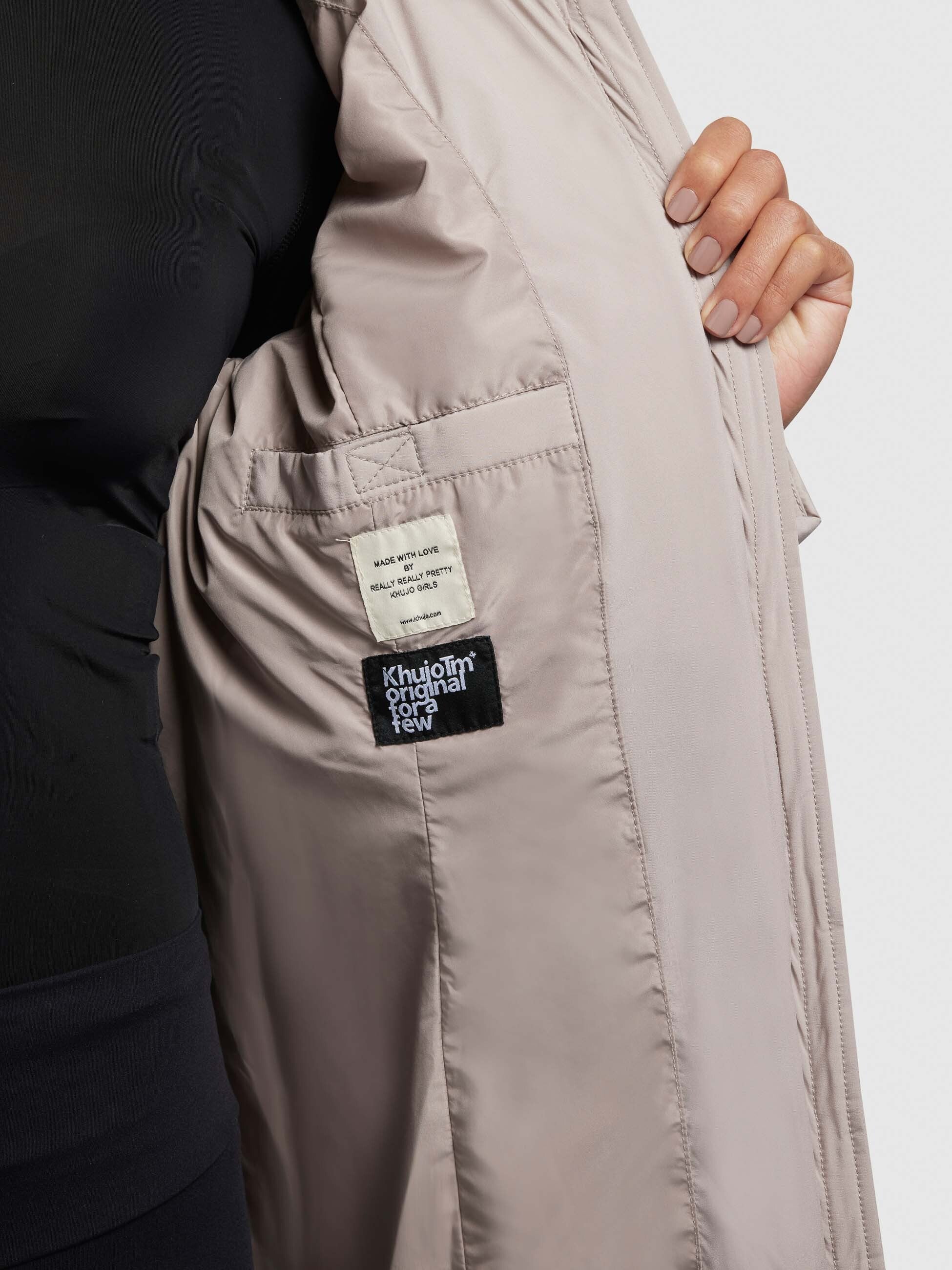 khujo-mantel-aribay4-light-hellbeige-lange-damen-steppjacke image 8