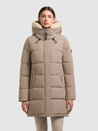 khujo-kelsi-damen-coat-greige-kurzer-steppmantel-mit-kunstfell-kapuze image 4