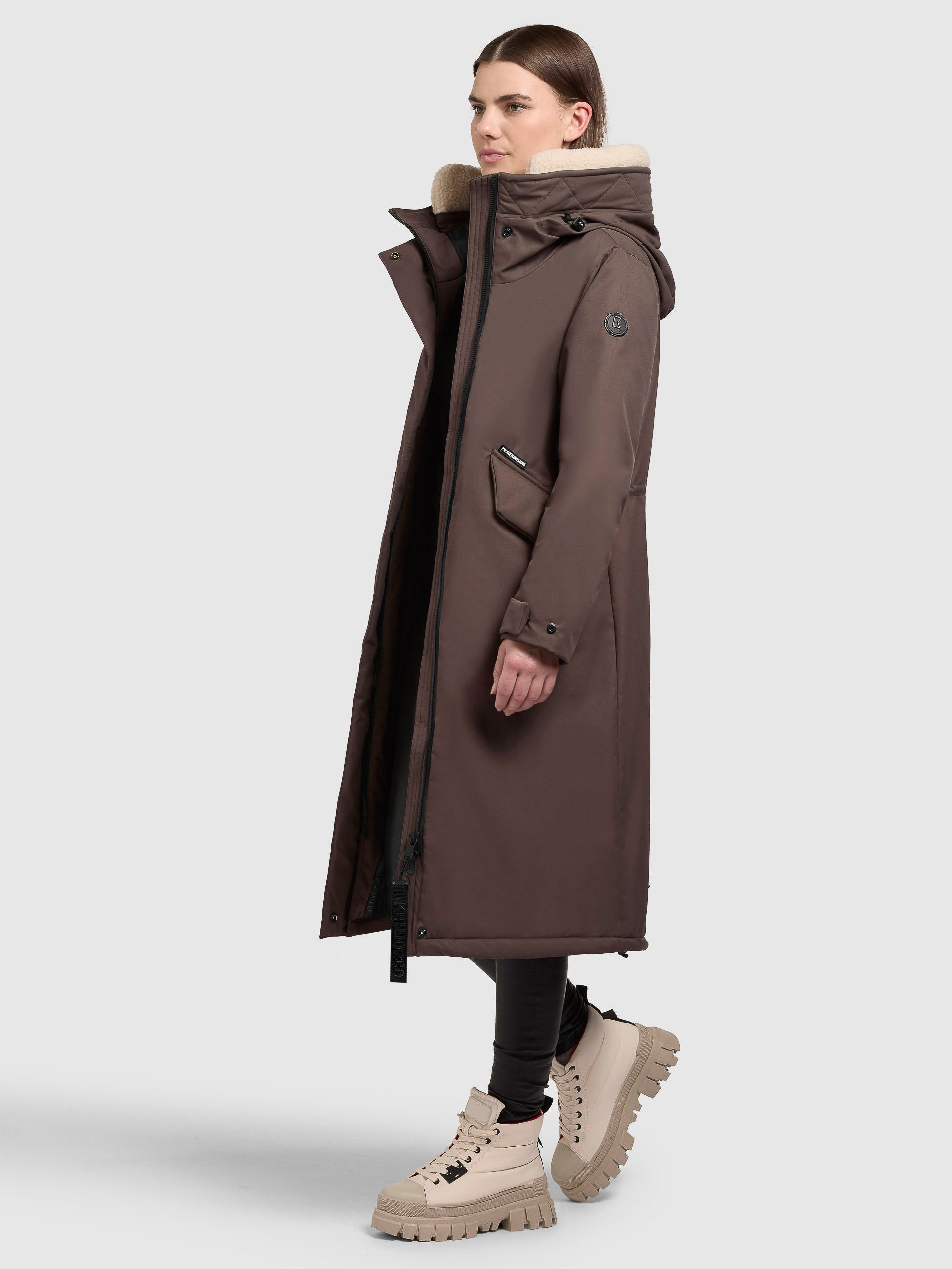 khujo-mantel-agneta-taupe-dunkel-knielanger-damen-wintermantel-mit-teddyfell-kap image 2