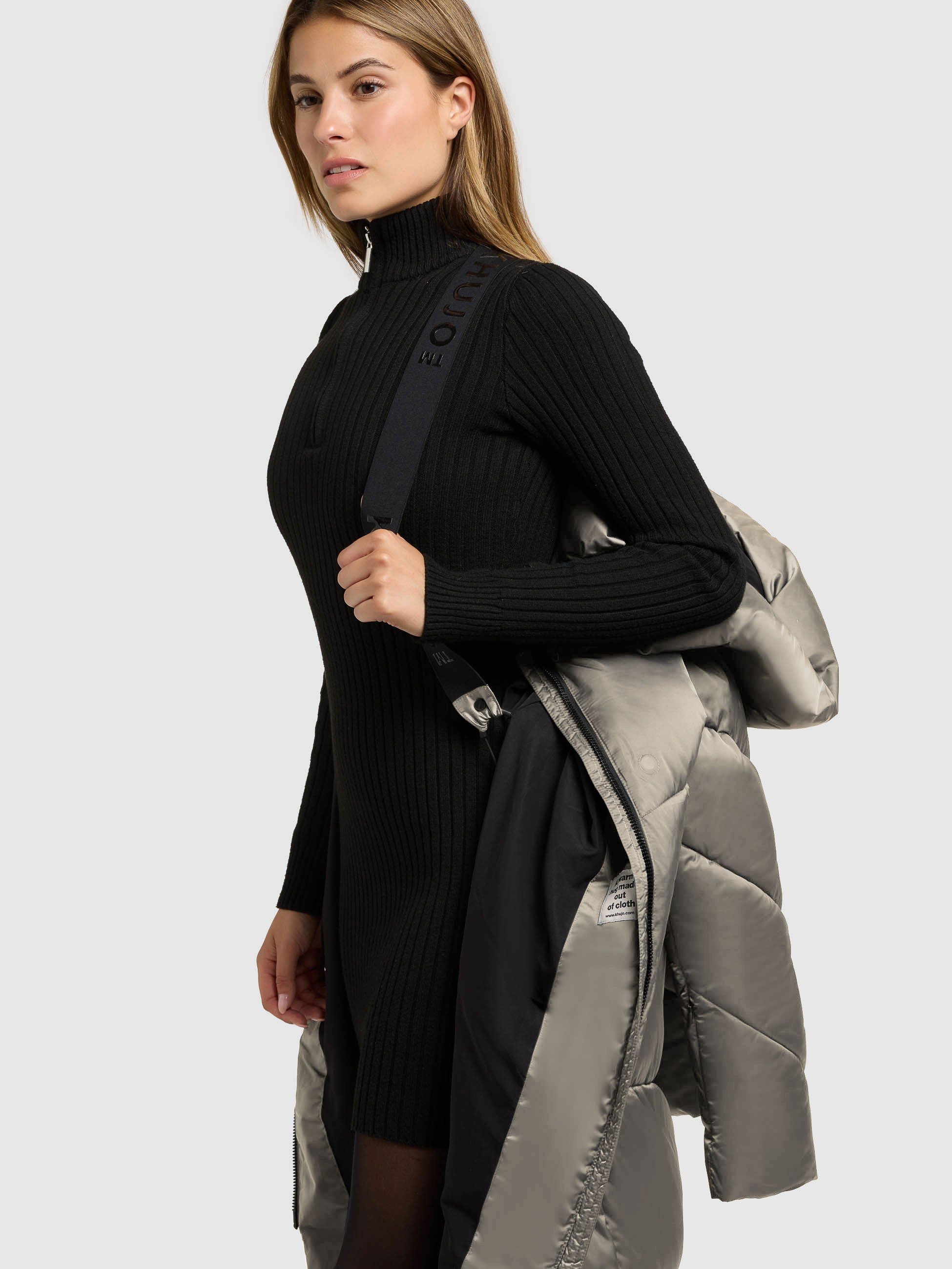 khujo-mantel-manelia2-wadenlanger-loose-fit-steppmantel-in-witcher-green image 8