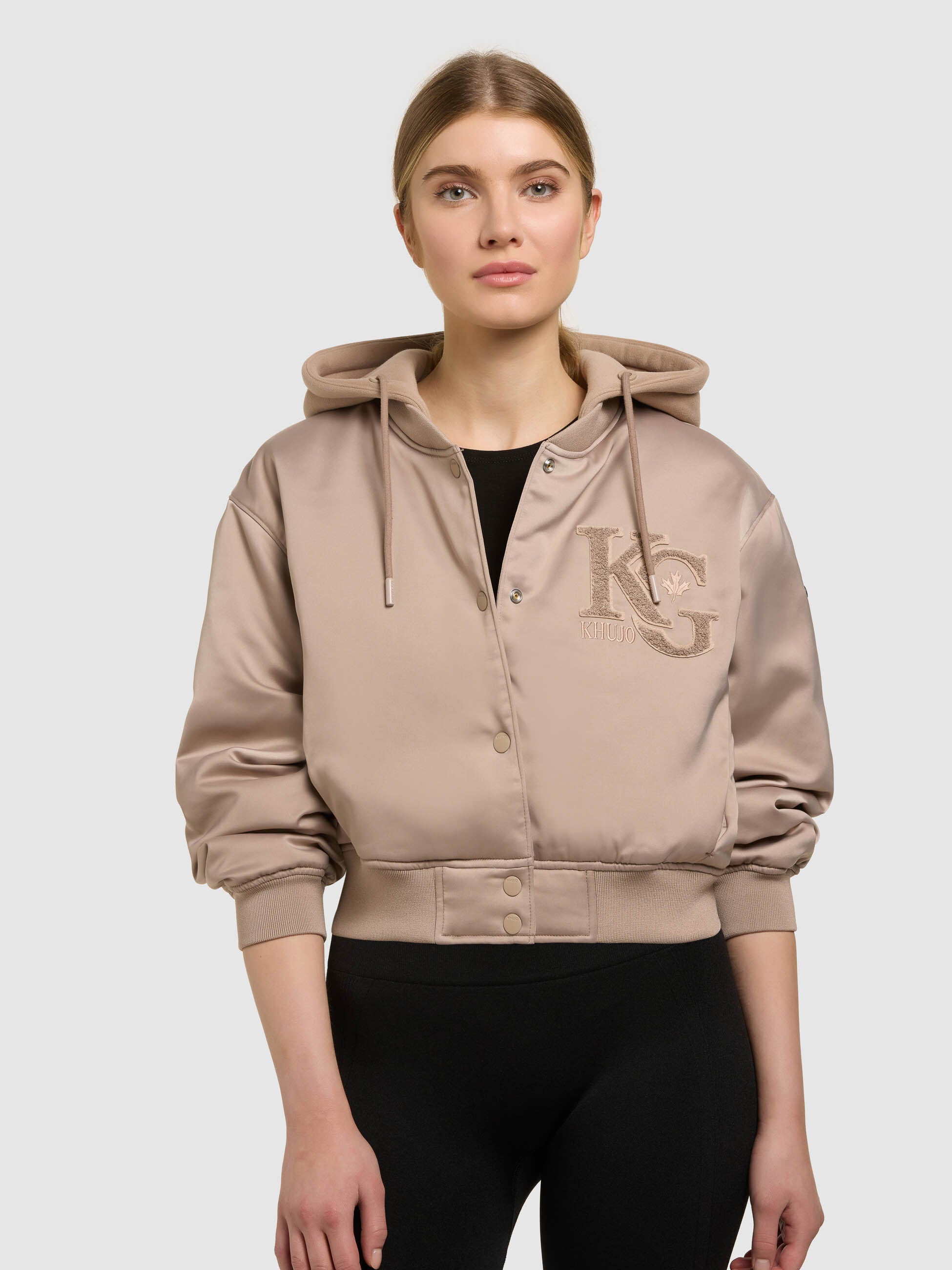 khujo-jacke-chani-latte-beige-damen-bomberjacke-leicht-wattiert-aus-satin-mit-ka image 8