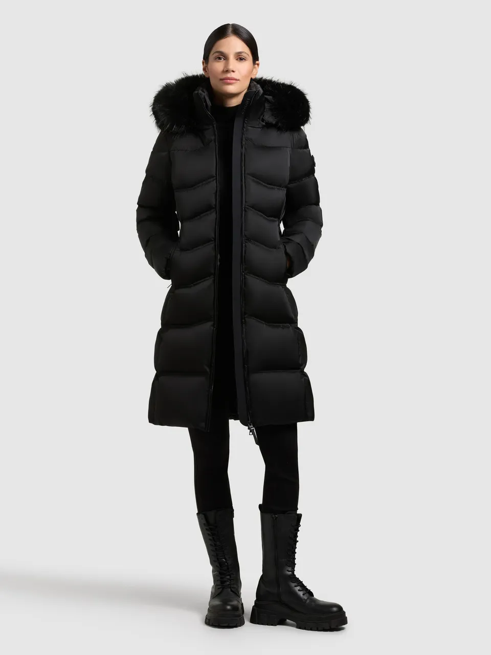 khujo-mantel-akkie-damen-steppmantel-black-mit-abnehmbarer-kapuze image 1