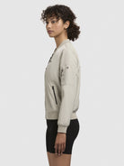 khujo-jacke-cend-damen-bomberjacke-blassgr-n-h-ftlang image 5