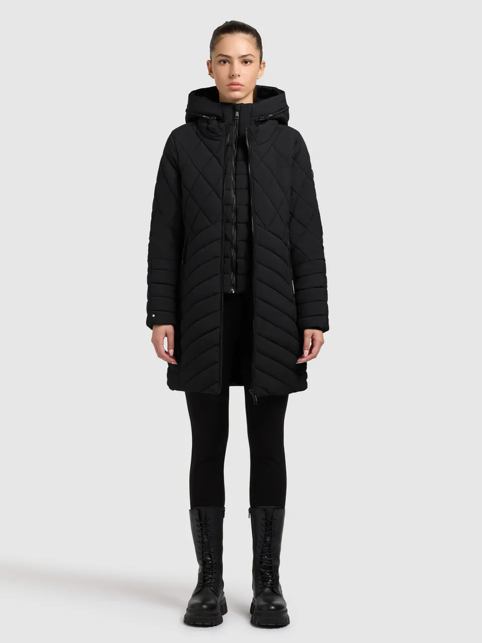 khujo-ivana-mantel-black-kurzer-wattierter-steppmantel-mit-herausnehmbarem-einsa image 1