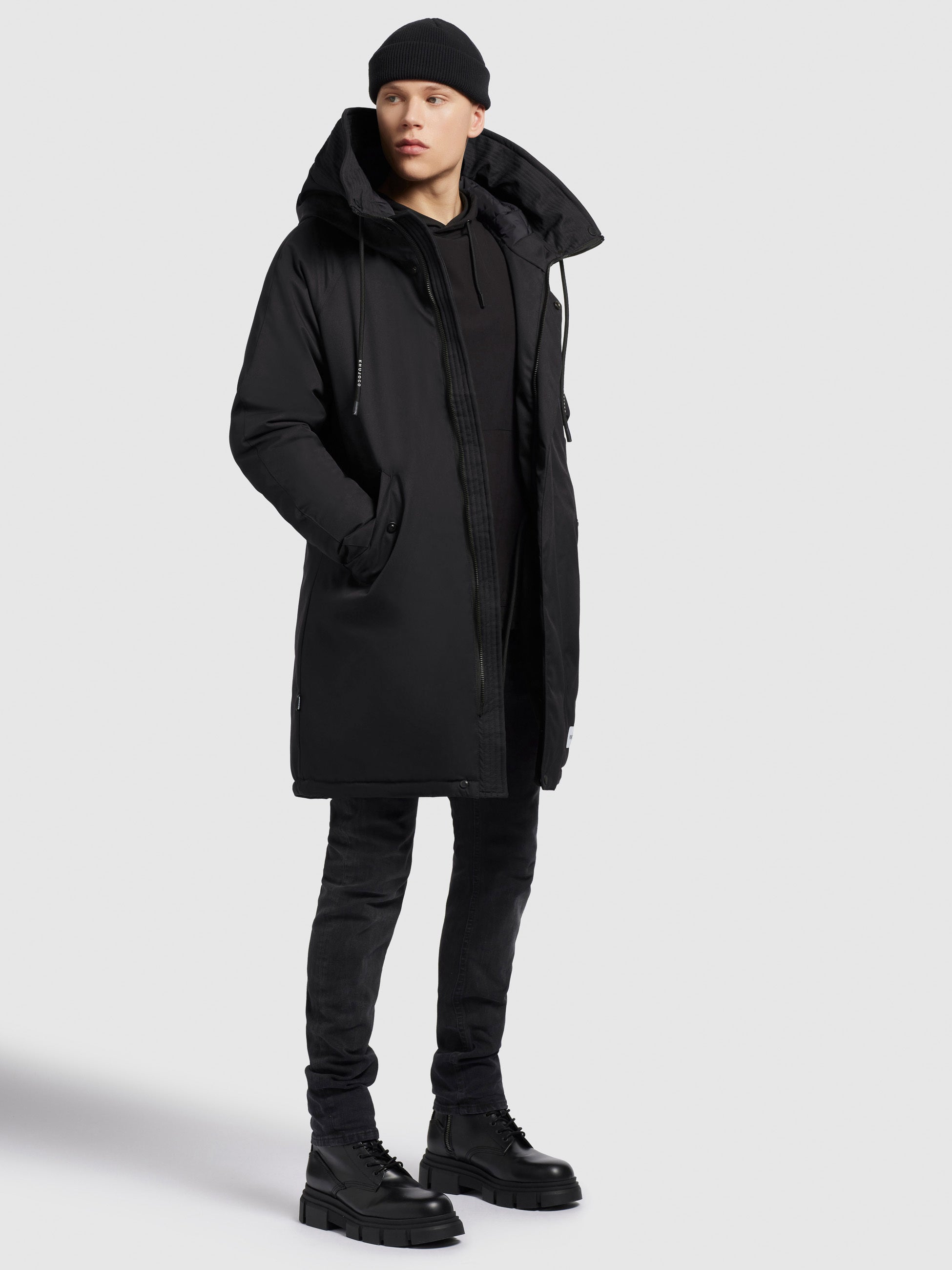 khujo-mantel-hant-black-leicht-wattierter-kurzmantel-mit-kapuze image 6