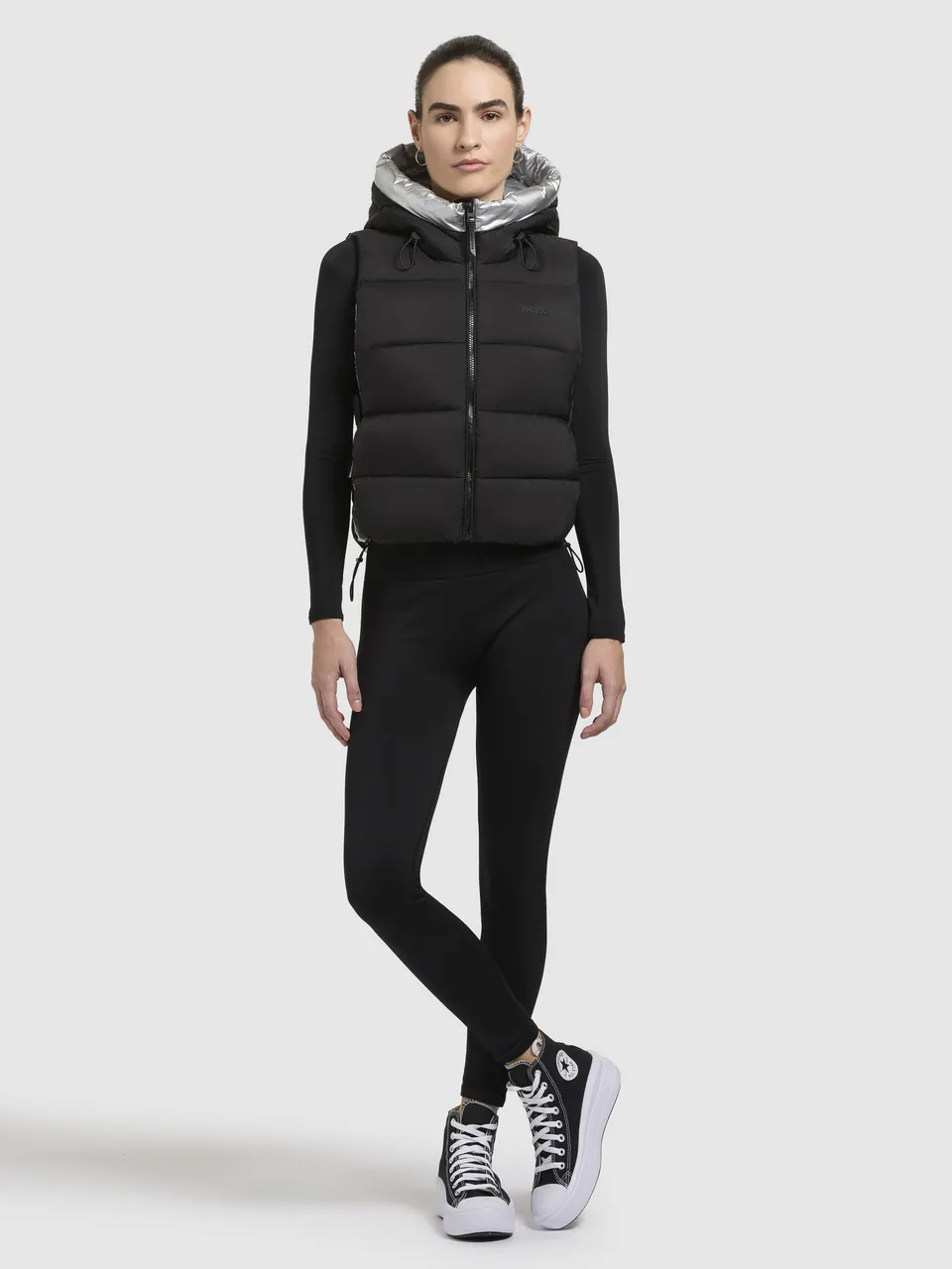 khujo-weste-rina-schwarz-damen-steppweste-cropped-mit-kapuze image 1