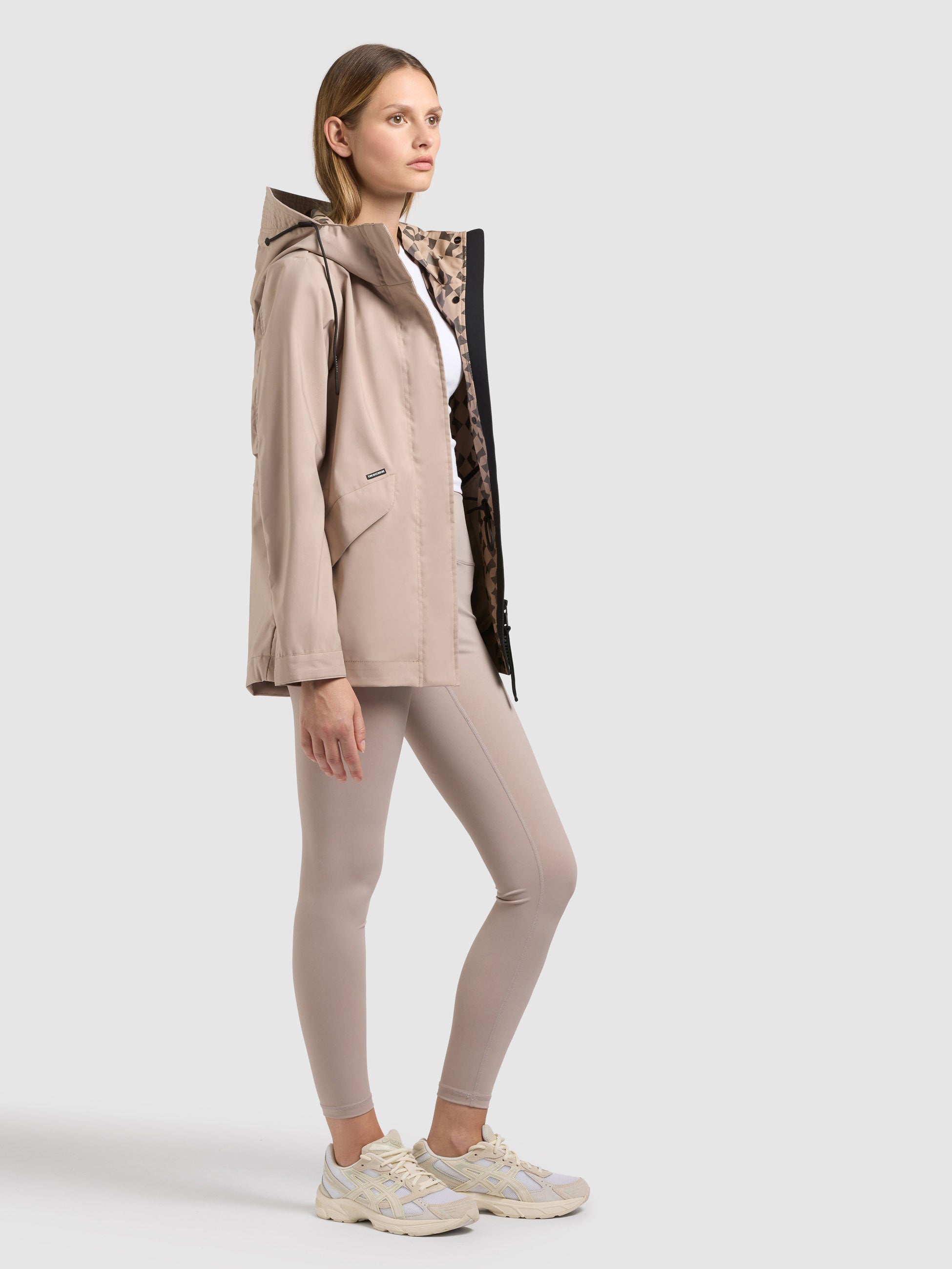 khujo-jacke-sang2-latte-beige-damen-regenjacke-mit-kapuze-in-beige image 6
