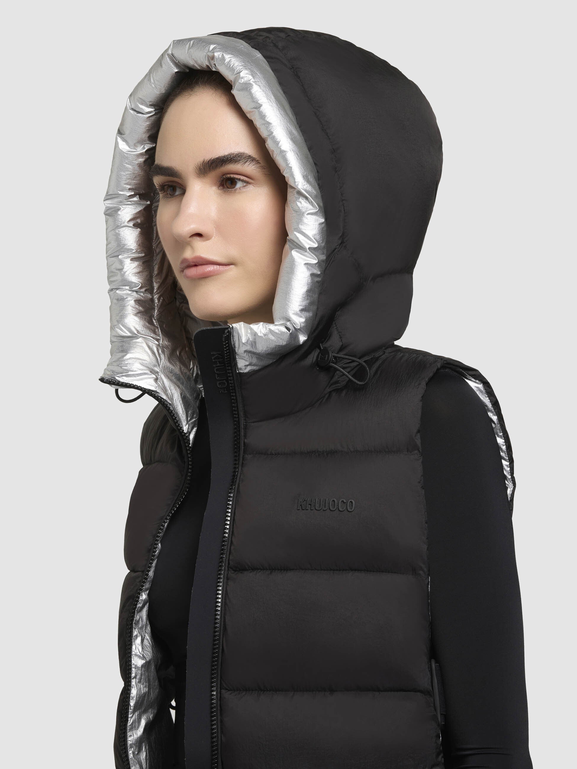 khujo-weste-rina-schwarz-damen-steppweste-cropped-mit-kapuze image 7