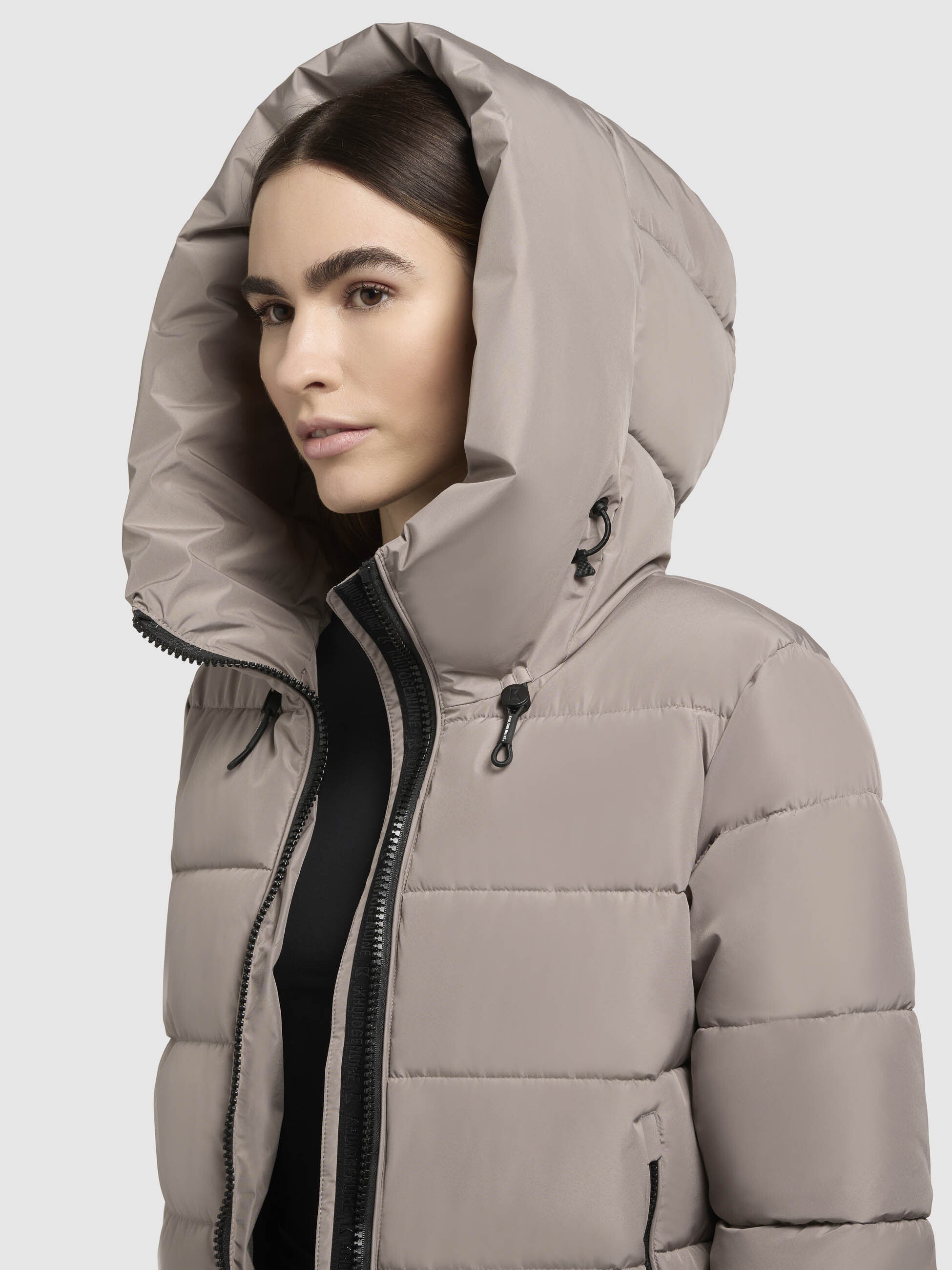 khujo-mantel-jilias5-graubeige-lange-damen-winterjacke-steppmantel image 7