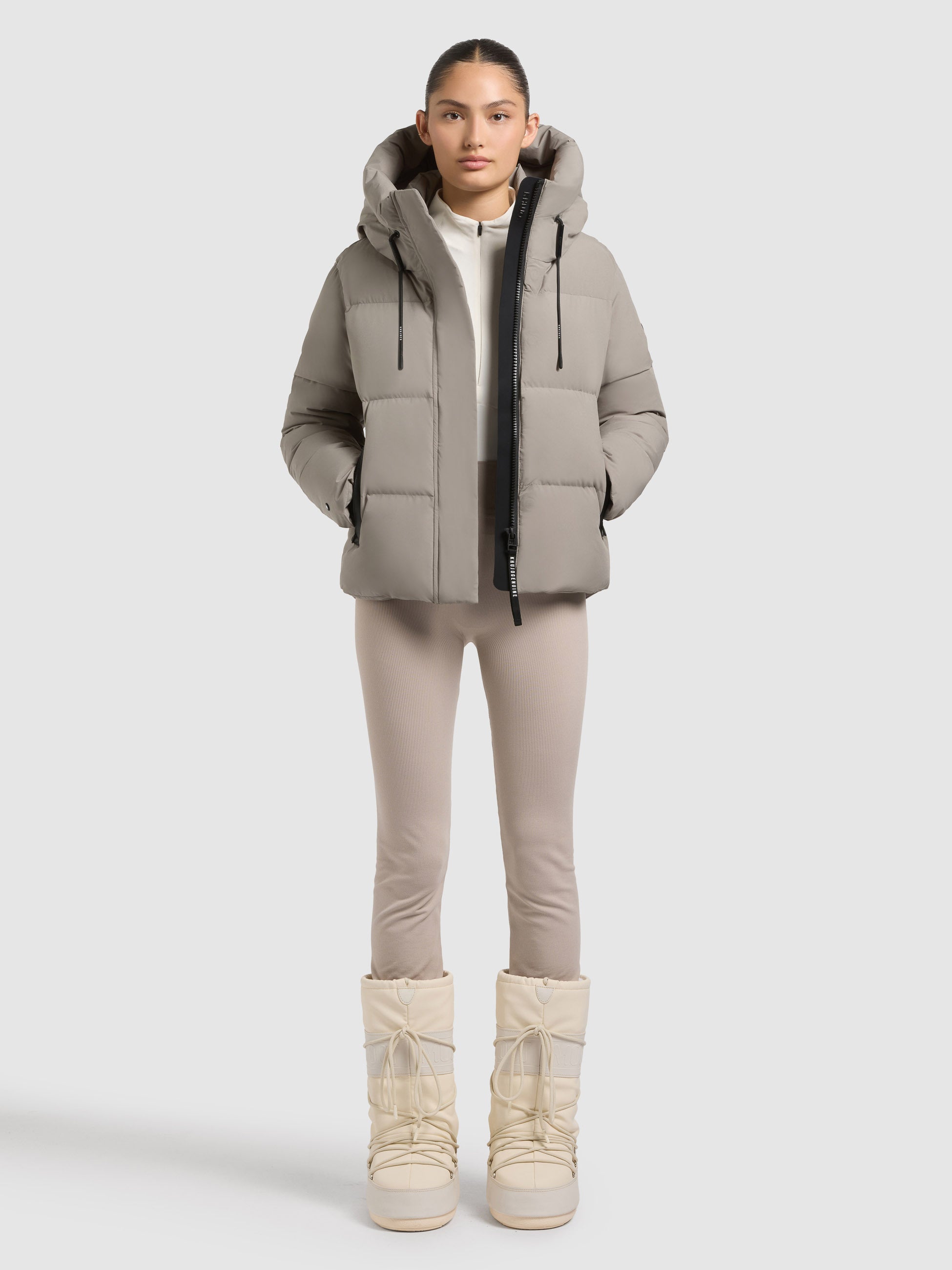 khujo-jacke-enits-matt-witcher-green-damen-steppjacke-h-ftlang-ultraleicht image 1
