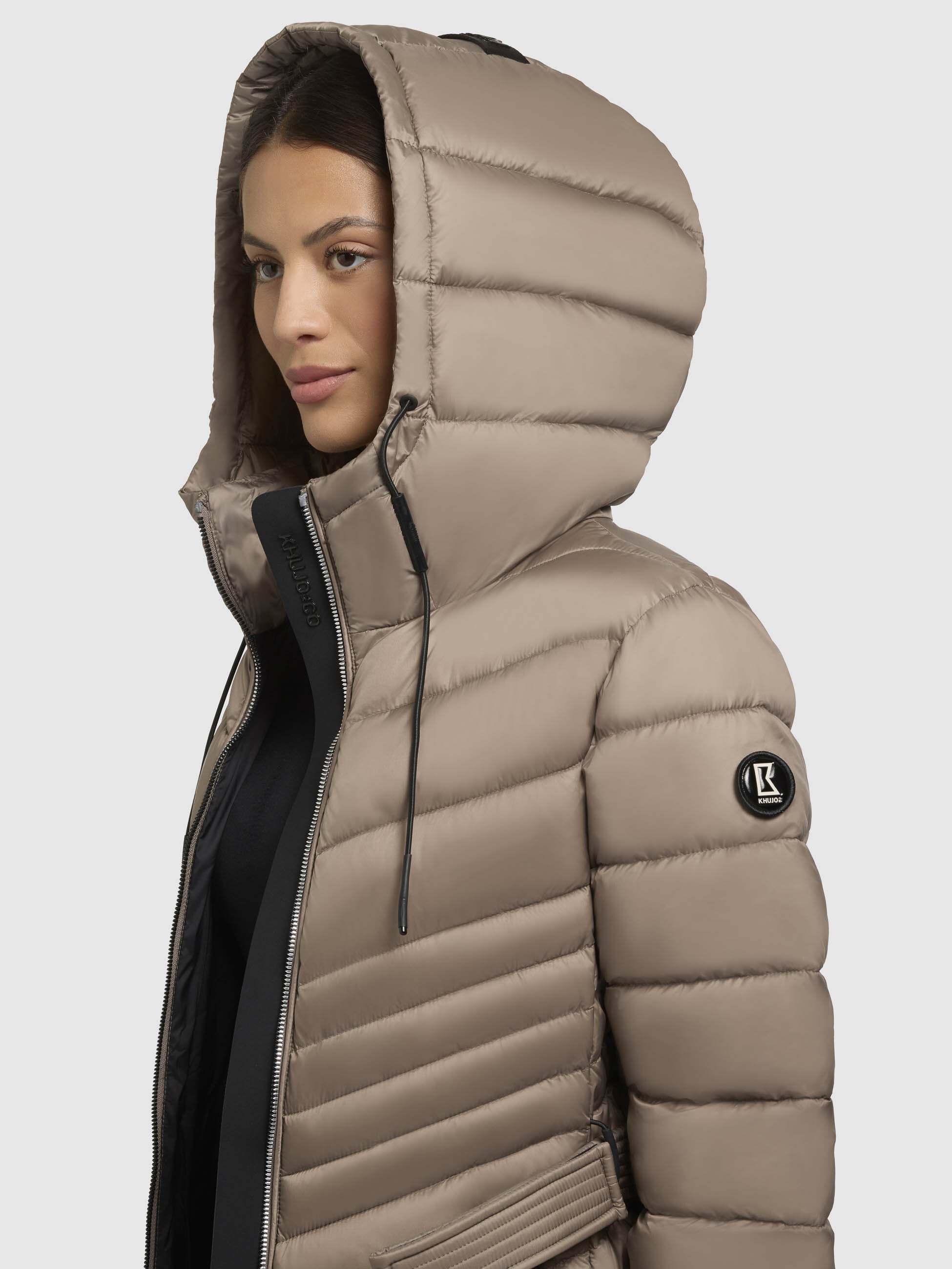 khujo-jacke-selma-graubeige-damen-steppjacke-mit-tailleng-rtel-und-kapuze image 7