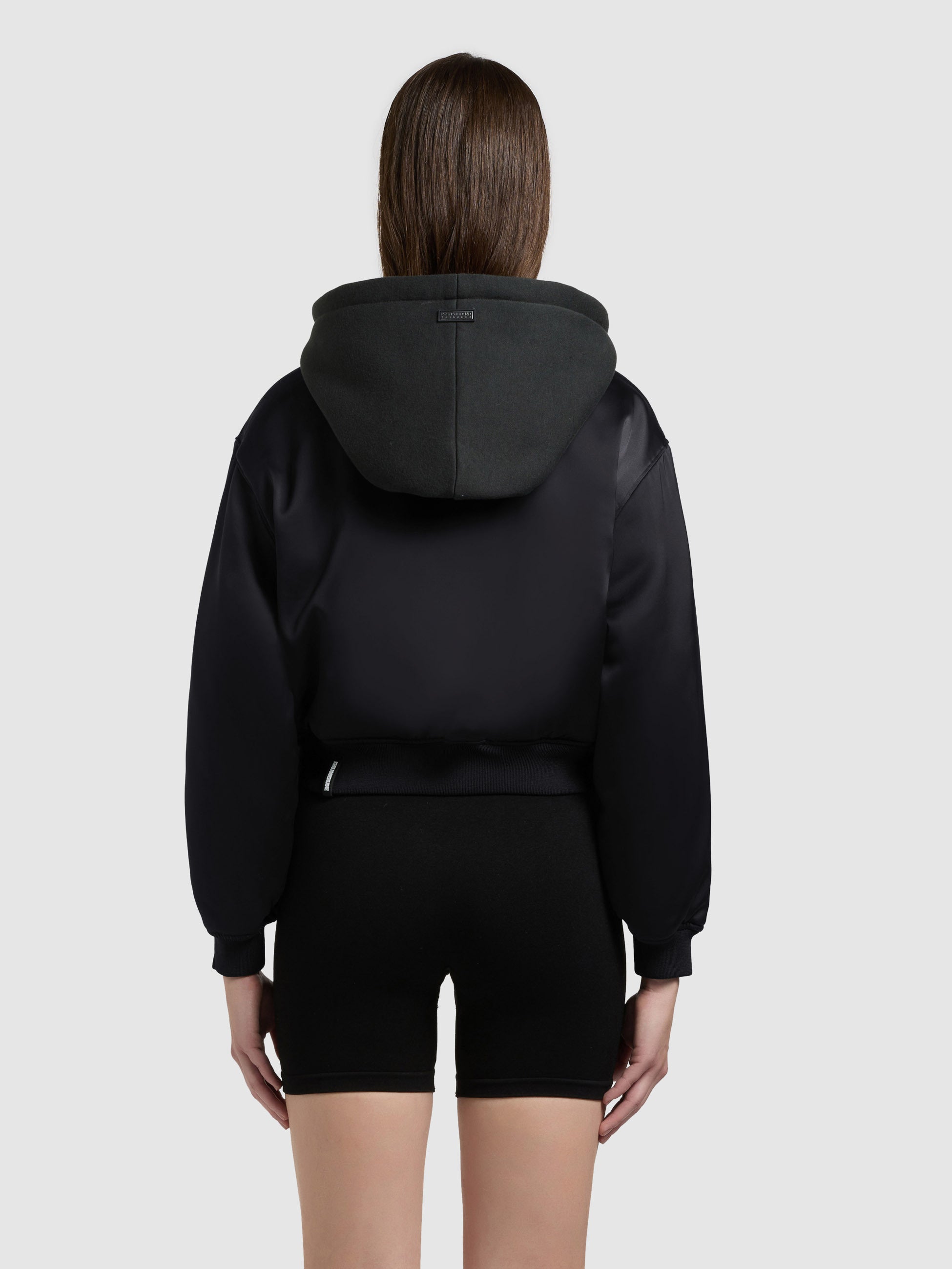 khujo-jacke-chani-black-leicht-wattierte-bomberjacke-mit-kapuze-aus-satin image 3
