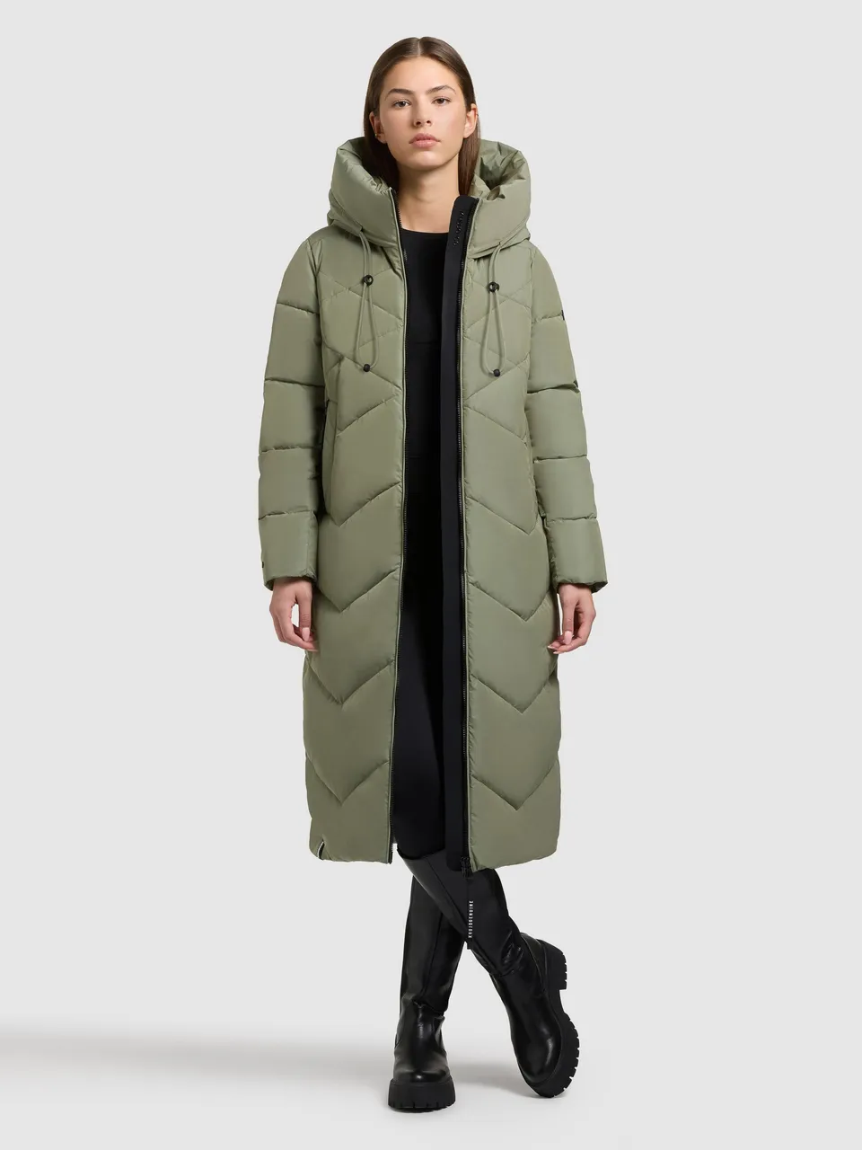 khujo-linari-damen-steppmantel-wadenlang-muted-green image 1