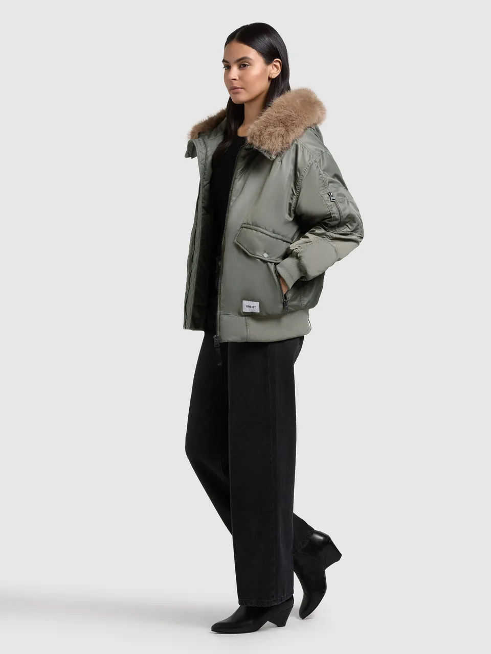 khujo-jacke-cela-sage-green-bomberjacke-damen-loose-fit image 1