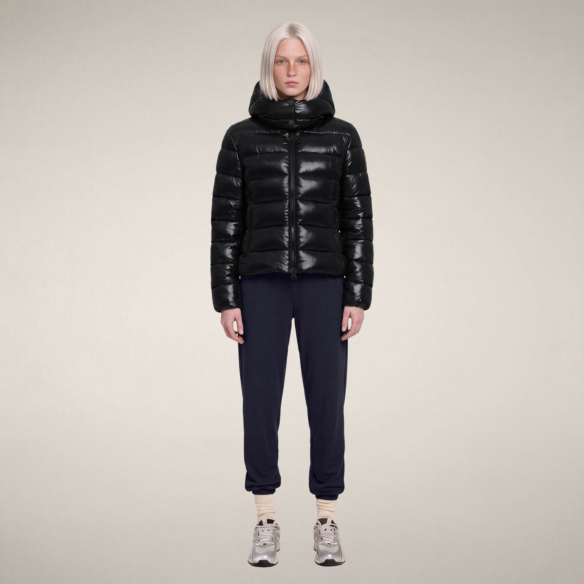 save-the-duck-cosmary-damen-steppjacke-schwarz-slim-laqu-mit-kapuze image 1