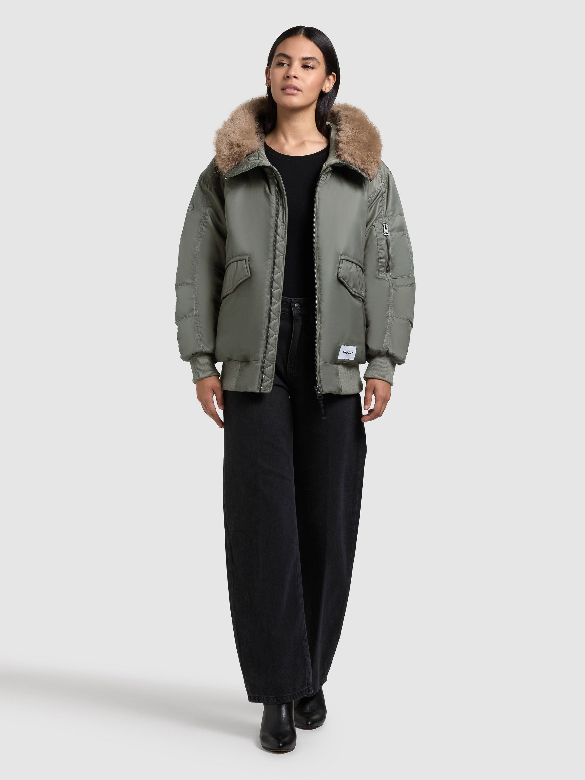 khujo-jacke-cela-sage-green-bomberjacke-loose-fit image 2