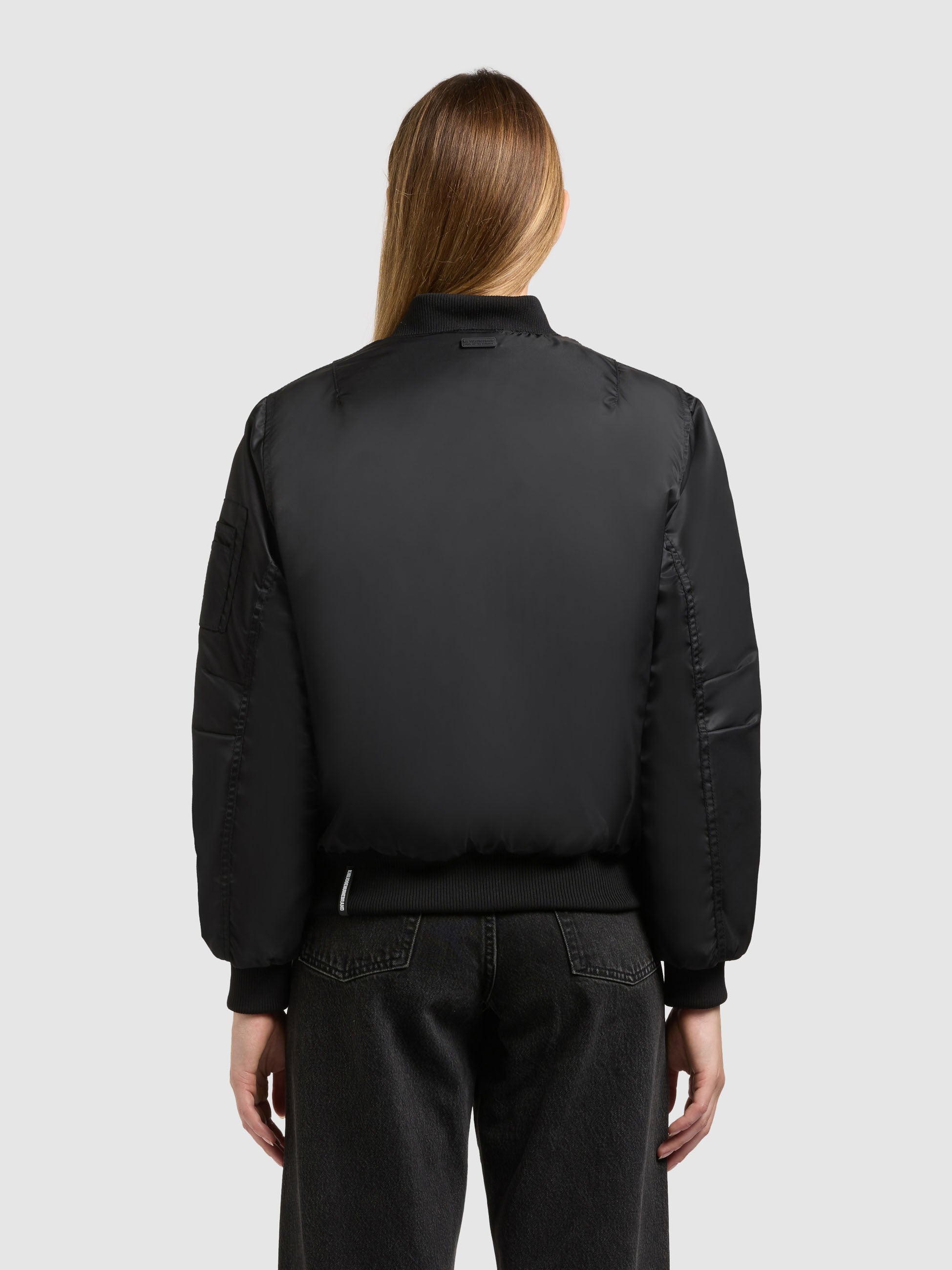 khujo-jacke-kasia-bomber-black-gl-nzende-damen-bomberjacke-loose-fit image 3