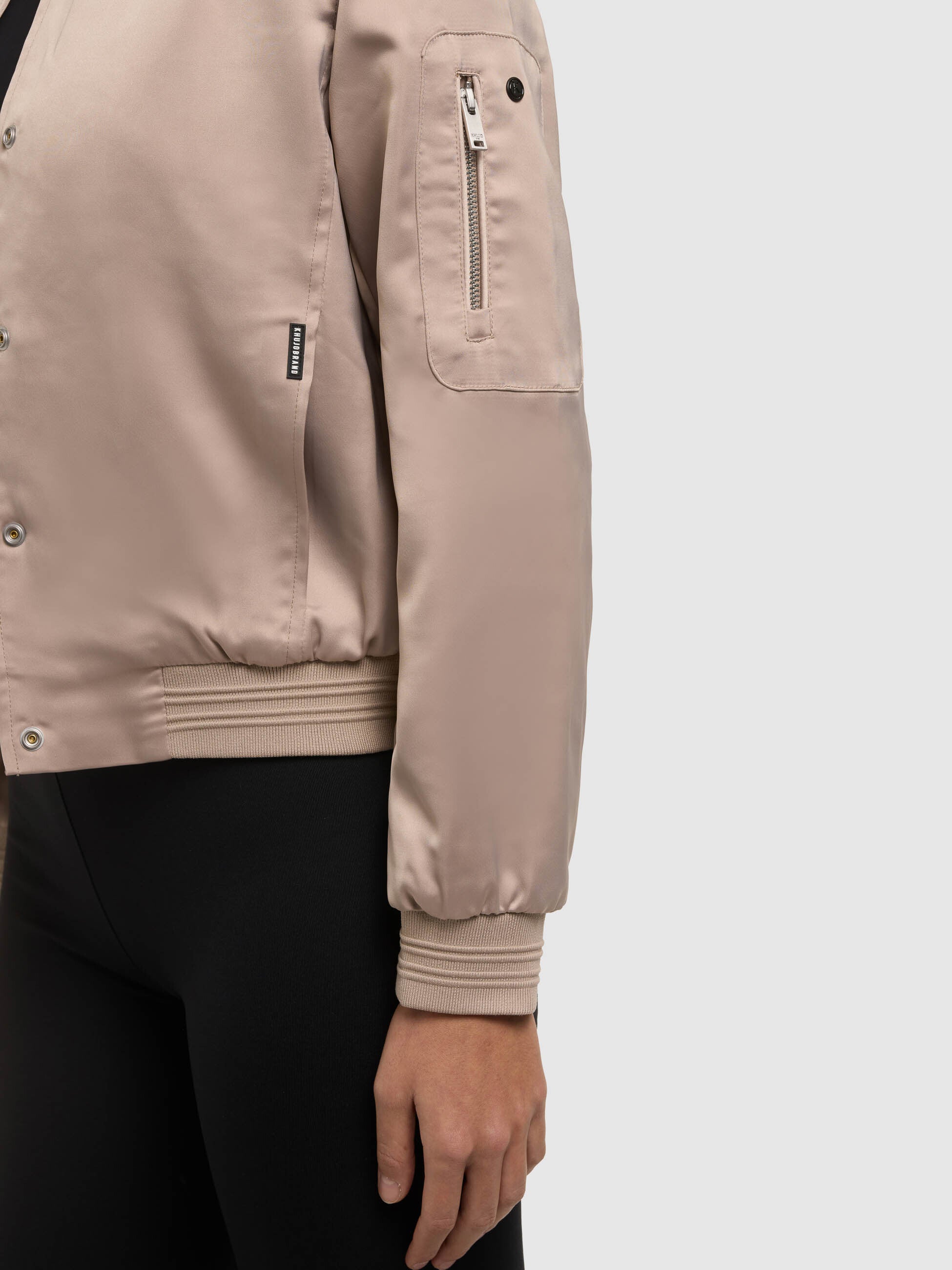 khujo-tami-bomberjacke-h-ftlang-latte-beige-satin image 8