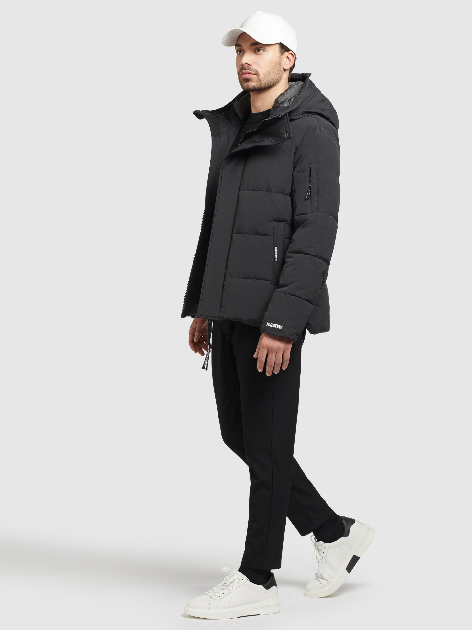 khujo-jacke-barat2-schwarz-steppjacke-kurz-mit-kapuze image 1