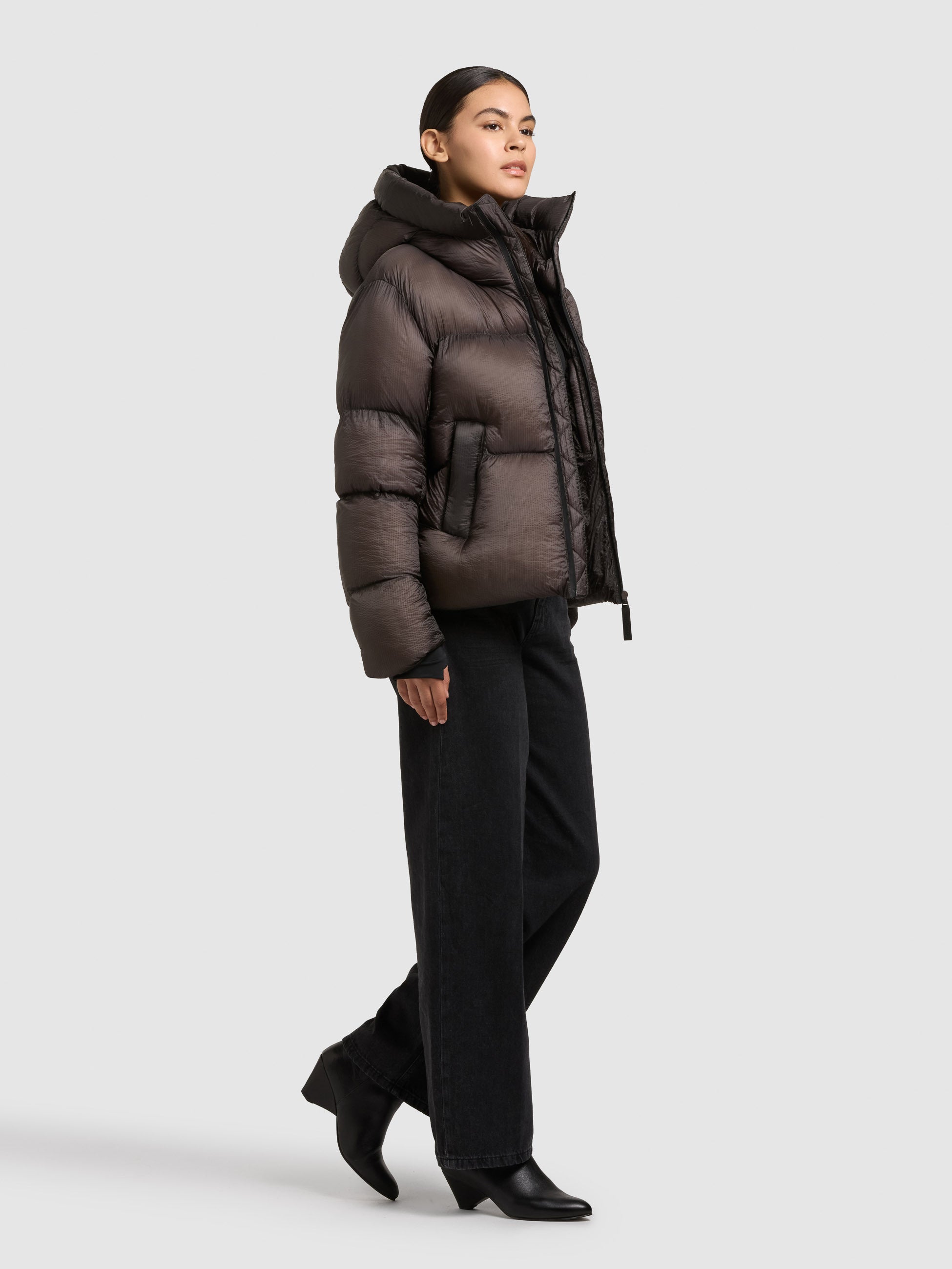 khujo-nolana-damen-steppjacke-graphite-grey-crinkle-h-ftlang image 6