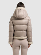 khujo-jacke-nessie2-greige-kurze-steppjacke-mit-teddyfleece image 3