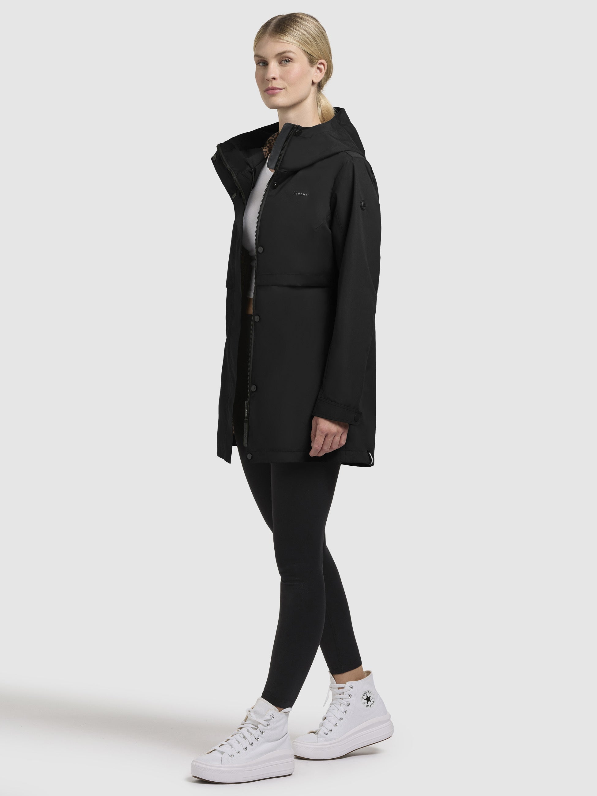 khujo-jacke-lotta-schwarz-slim-fit-kapuzenjacke-damen-mit-leo-futter image 2