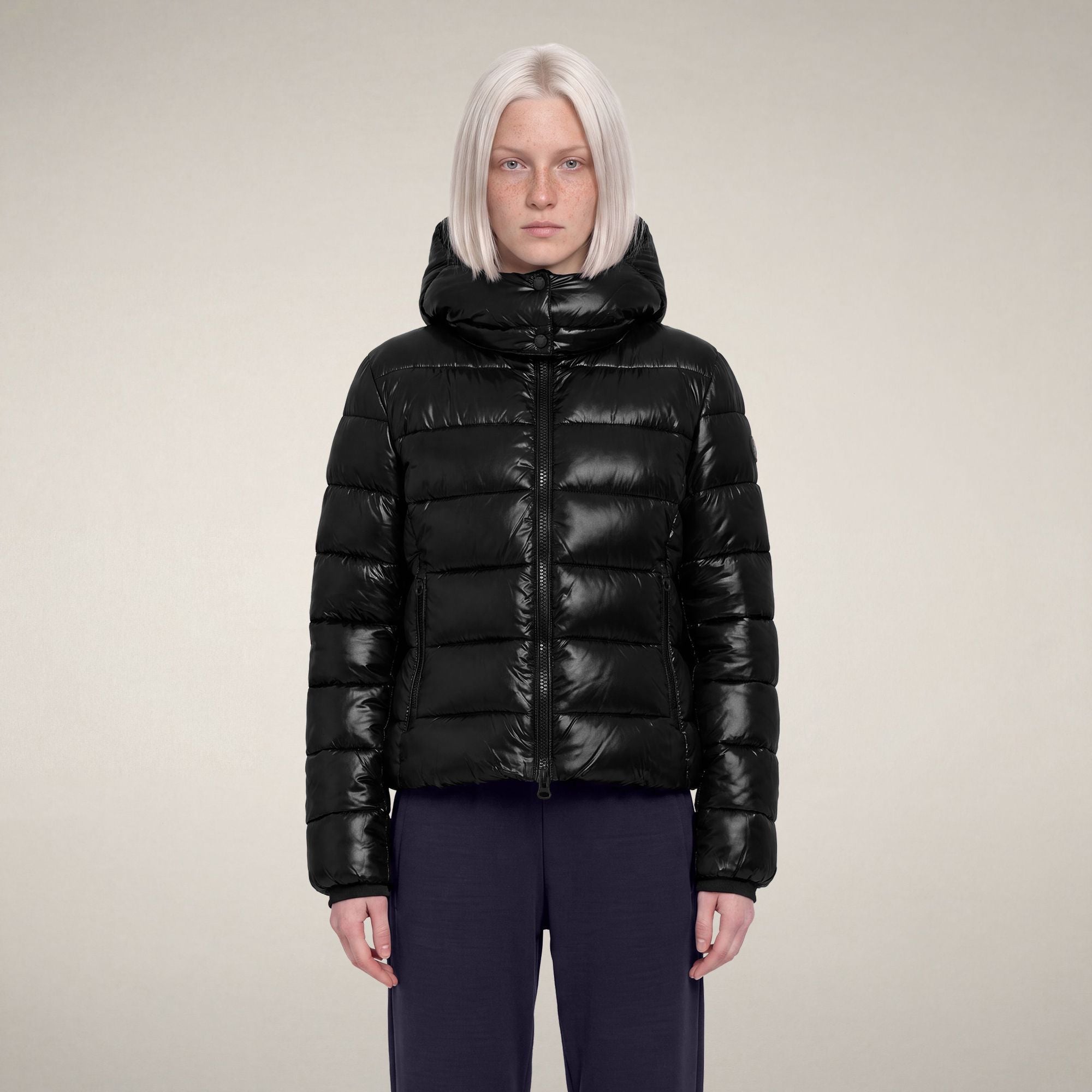 save-the-duck-cosmary-damen-steppjacke-schwarz-slim-laqu-mit-kapuze image 5