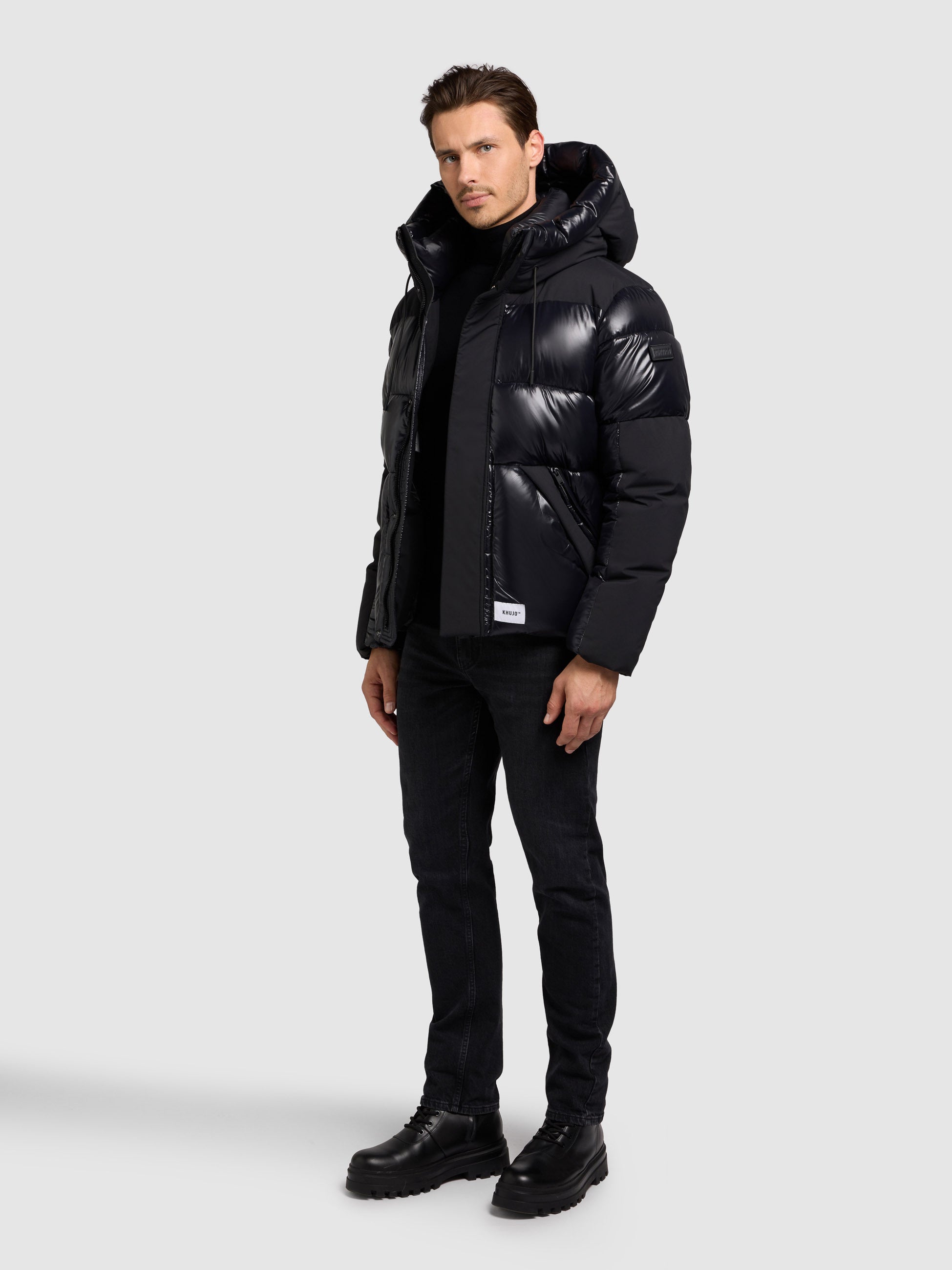 khujo-alst-jacke-black-gl-nzende-steppjacke-regular-fit-h-ftlang-mit-kapuze-f-r- image 2