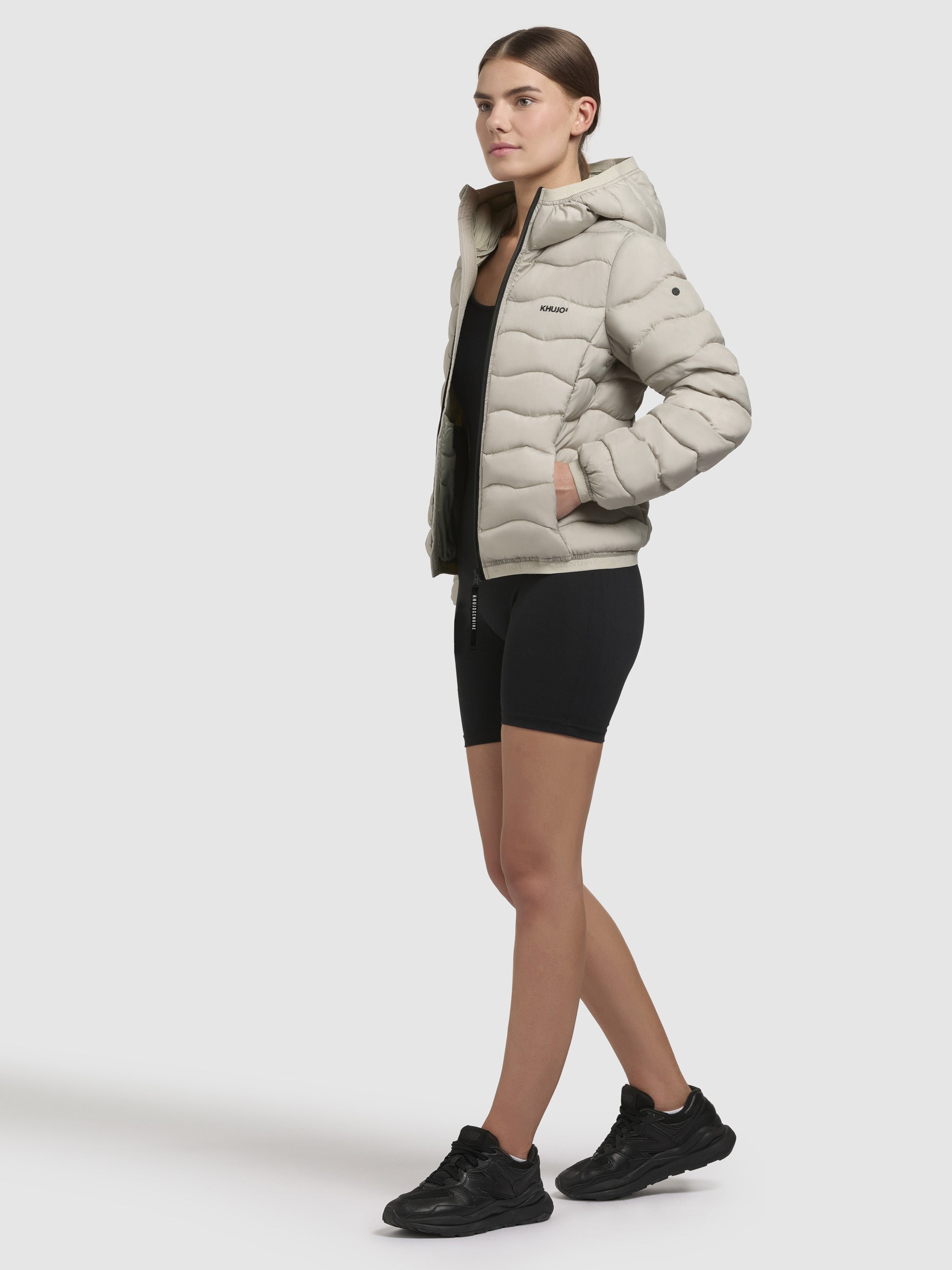 khujo-nargo-damen-steppjacke-slim-fit-h-ftlang-in-beige-hellgr-n image 2
