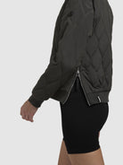 khujo-jacket-feen-dark-gray-leicht-wattierte-damen-sommer-steppjacke image 8