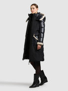 khujo-mantel-poppy-black-knielanger-teddy-steppmantel-in-black image 2