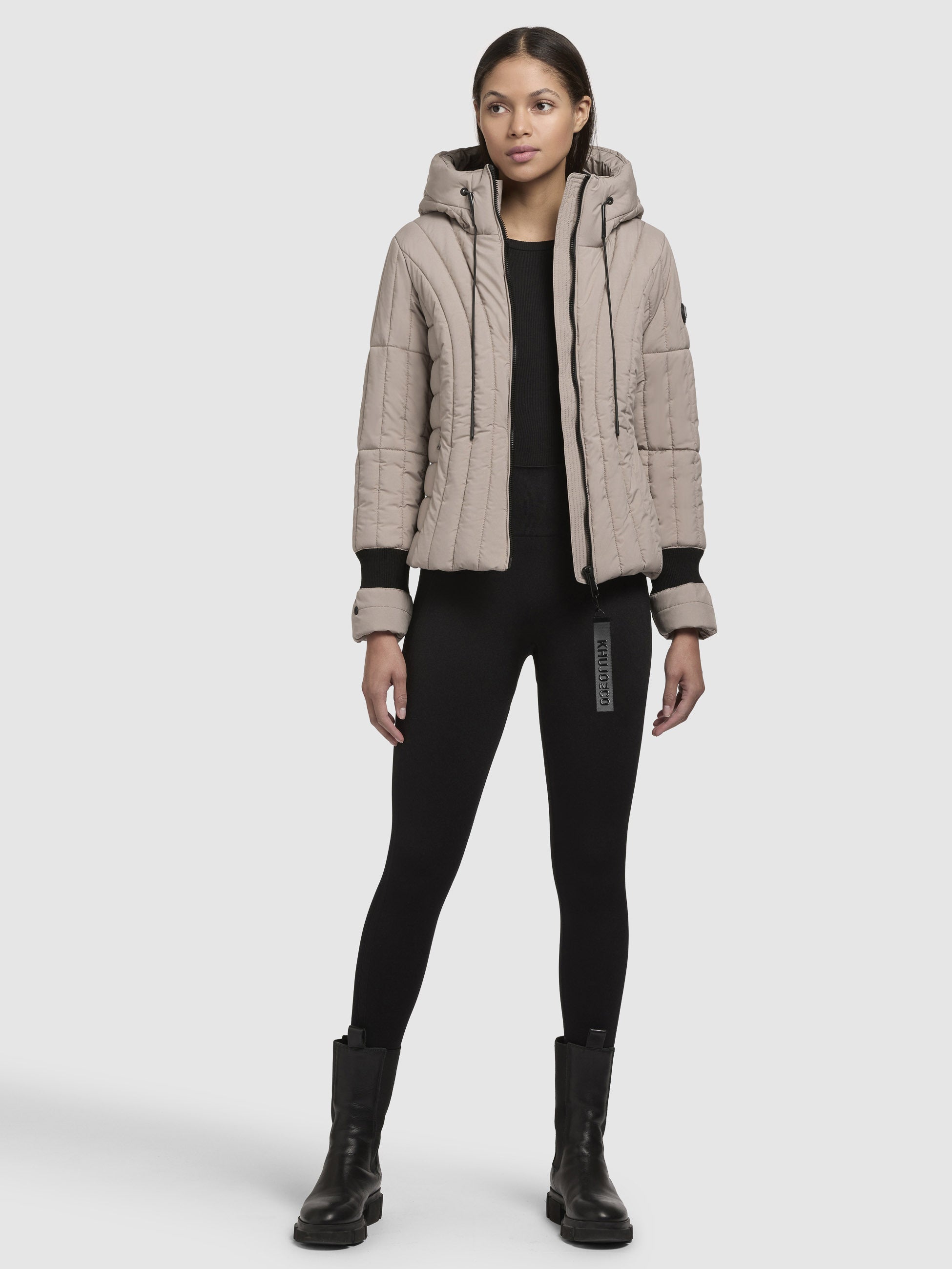 khujo-jacke-omni-graubeige-kurze-steppjacke-mit-strickeins-tzen-und-kapuze image 6