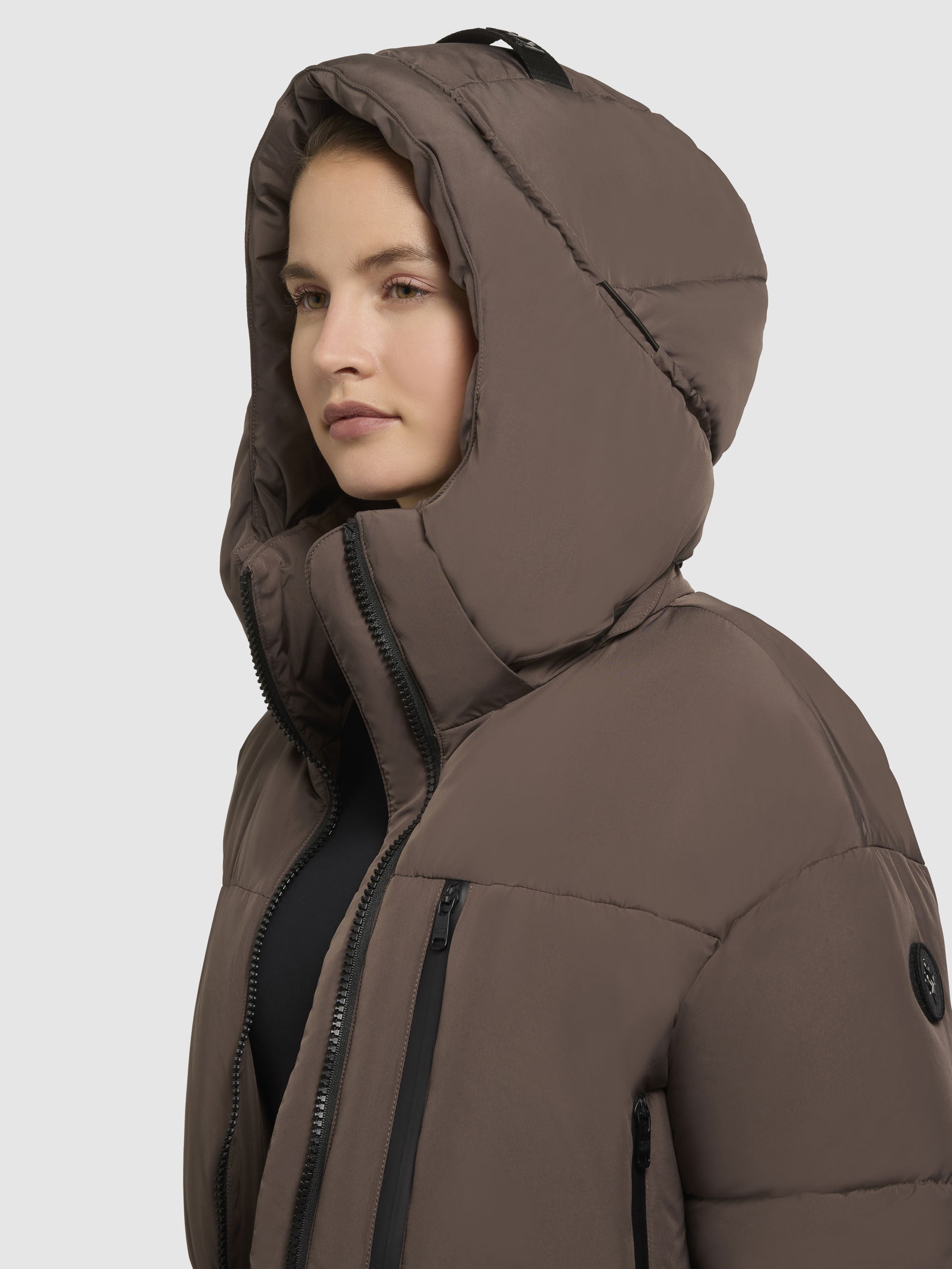 khujo-jacke-luxa-taupe-dunkel-kurze-steppjacke-damen-mit-abnehmbarer-kapuze image 7