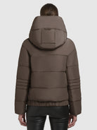 khujo-peeke-damen-winterjacke-taupe-dunkel-mit-handschuhen image 3