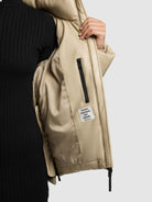 khujo-jacke-aurora-beige-gesteppte-kapuzenjacke-damen-in-lederoptik image 8