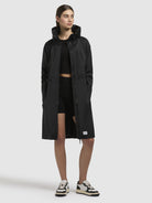 khujo-mantel-loulou-schwarz-windbreaker image 2