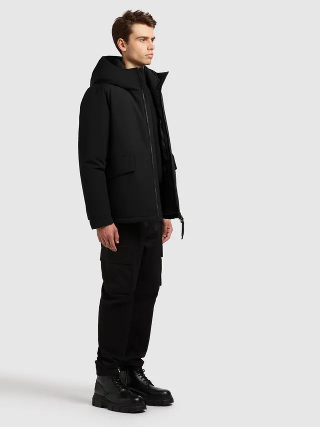 khujo-winterjacke-oreg-black-steppjacke-mit-kapuze-und-rucksacktr-gern image 1