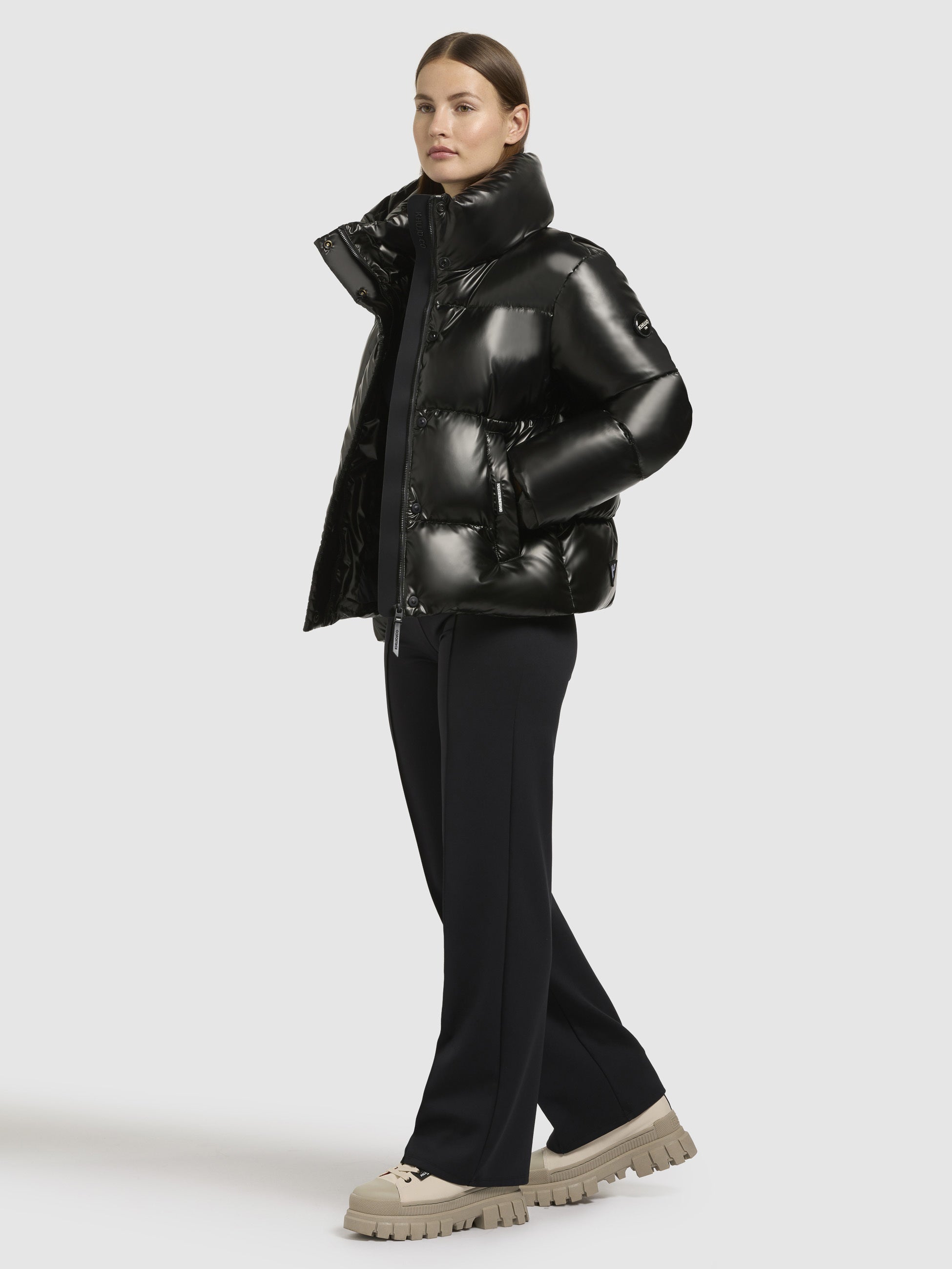 khujo-rinja-shiny-jacke-dunkelgrau-damen-gl-nzende-steppjacke image 2
