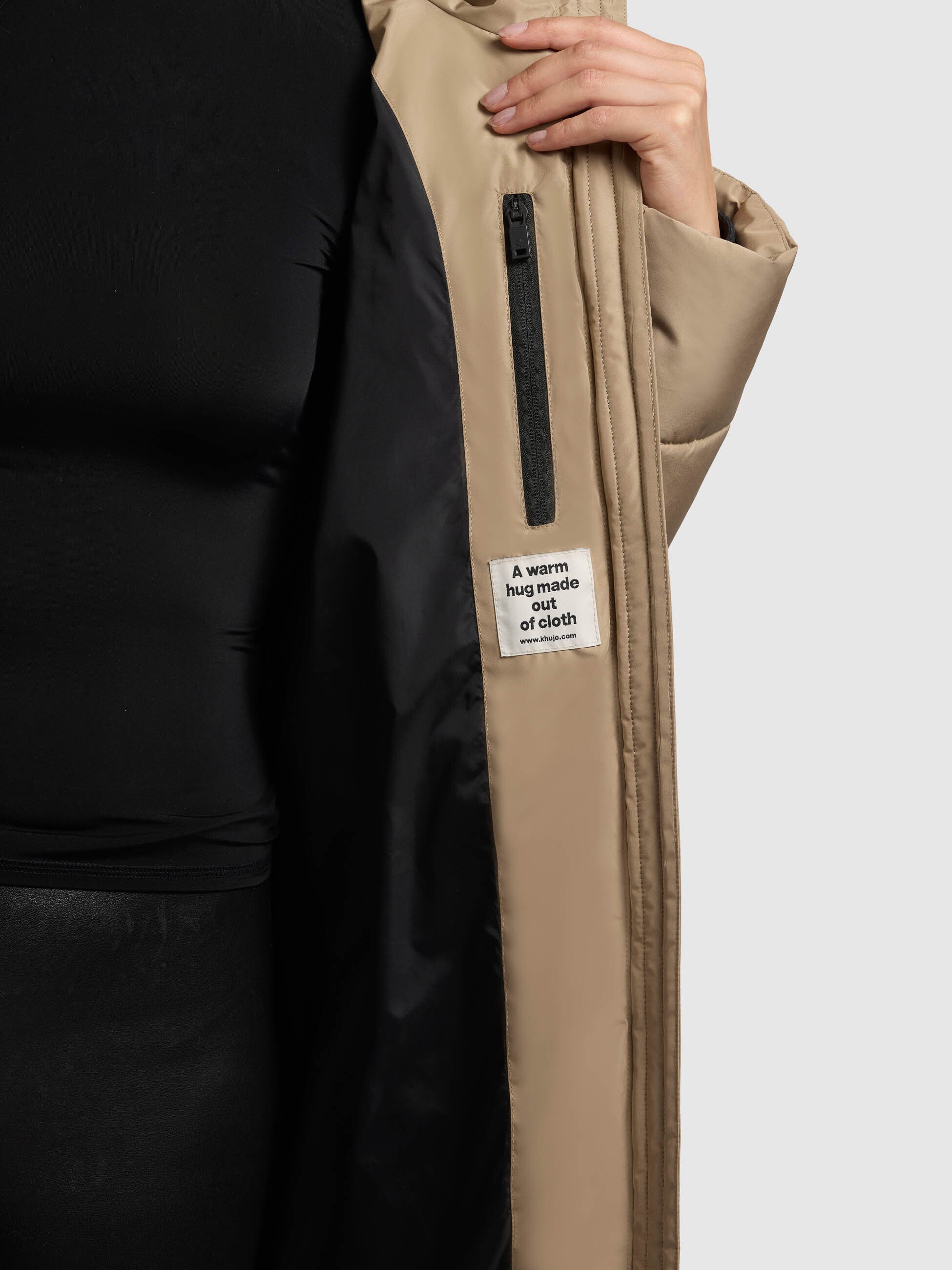 khujo-mantel-jilias4-sand-lange-gesteppte-winterjacke-damen image 7
