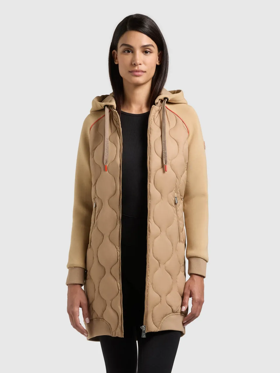 khujo-mantel-nora-dark-camel-damen-steppmantel-im-materialmix image 1