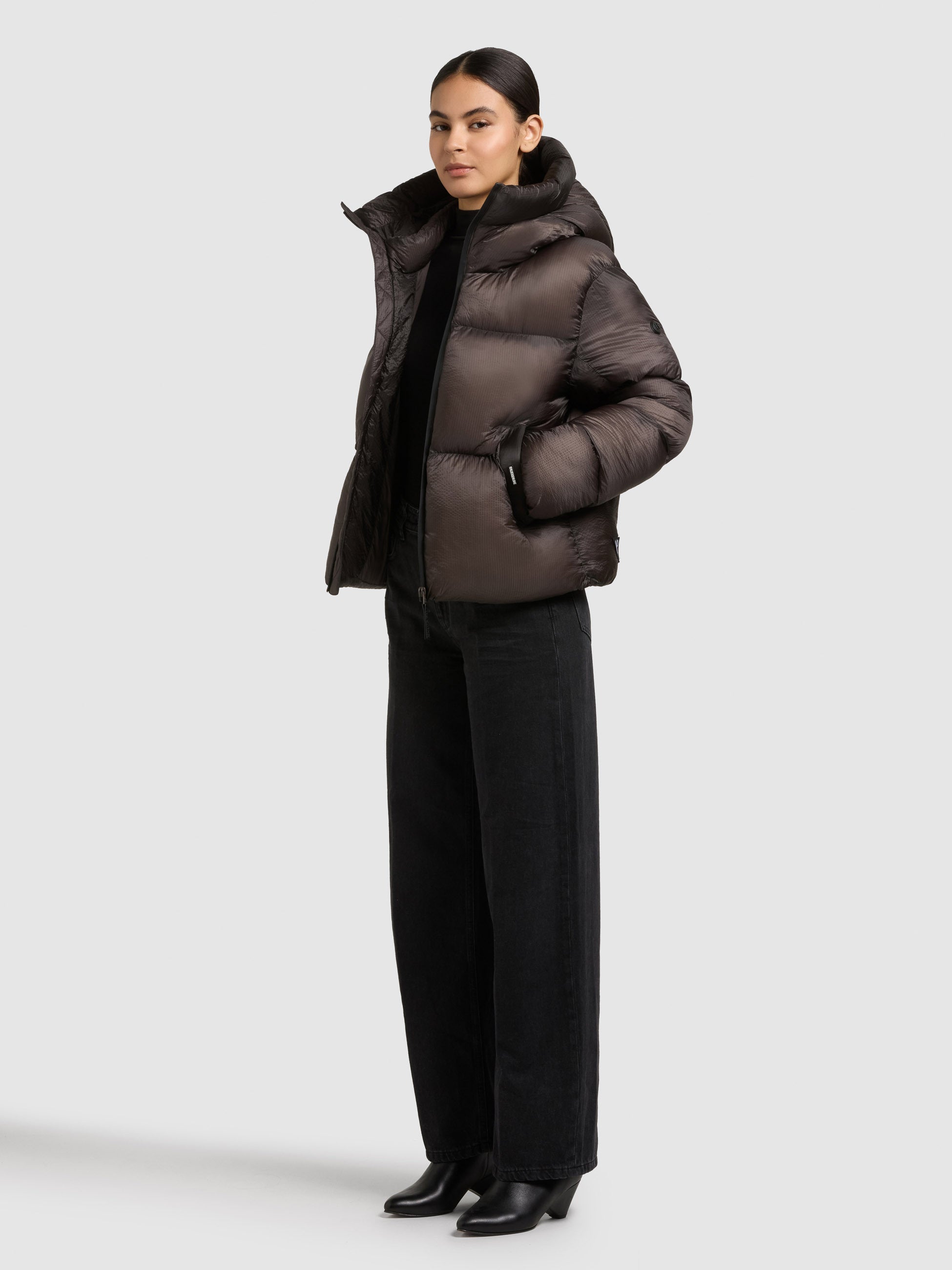 khujo-nolana-damen-steppjacke-graphite-grey-crinkle-h-ftlang image 2