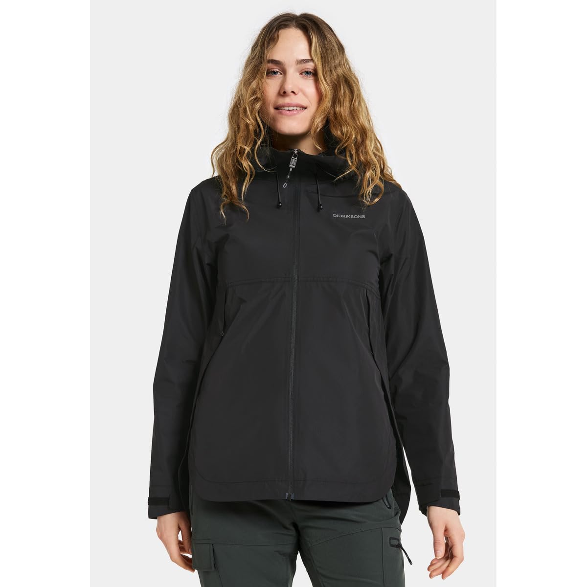 didriksons-tilde-damen-softshelljacke-wasserdicht-mit-kapuze image 2