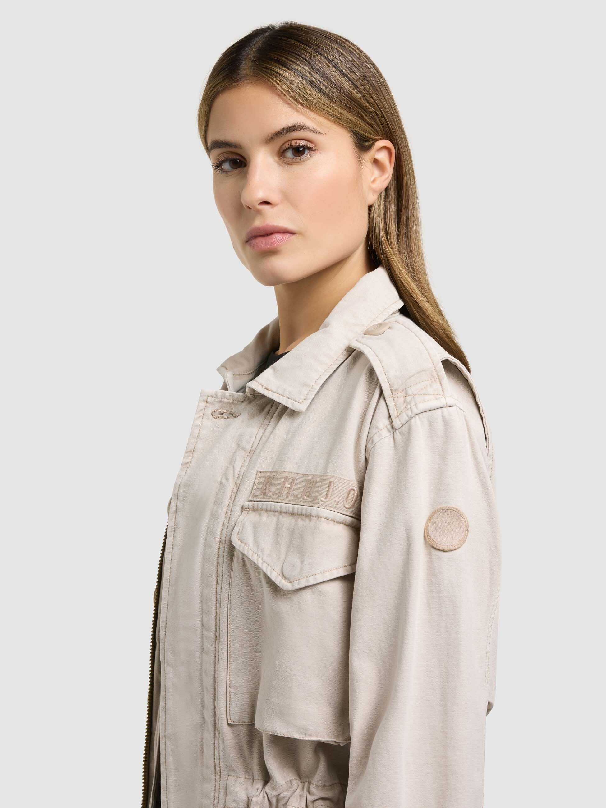 khujo-jacke-buni-greige-damen-fieldjacket-cargojacke-aus-baumwoll-twill image 6