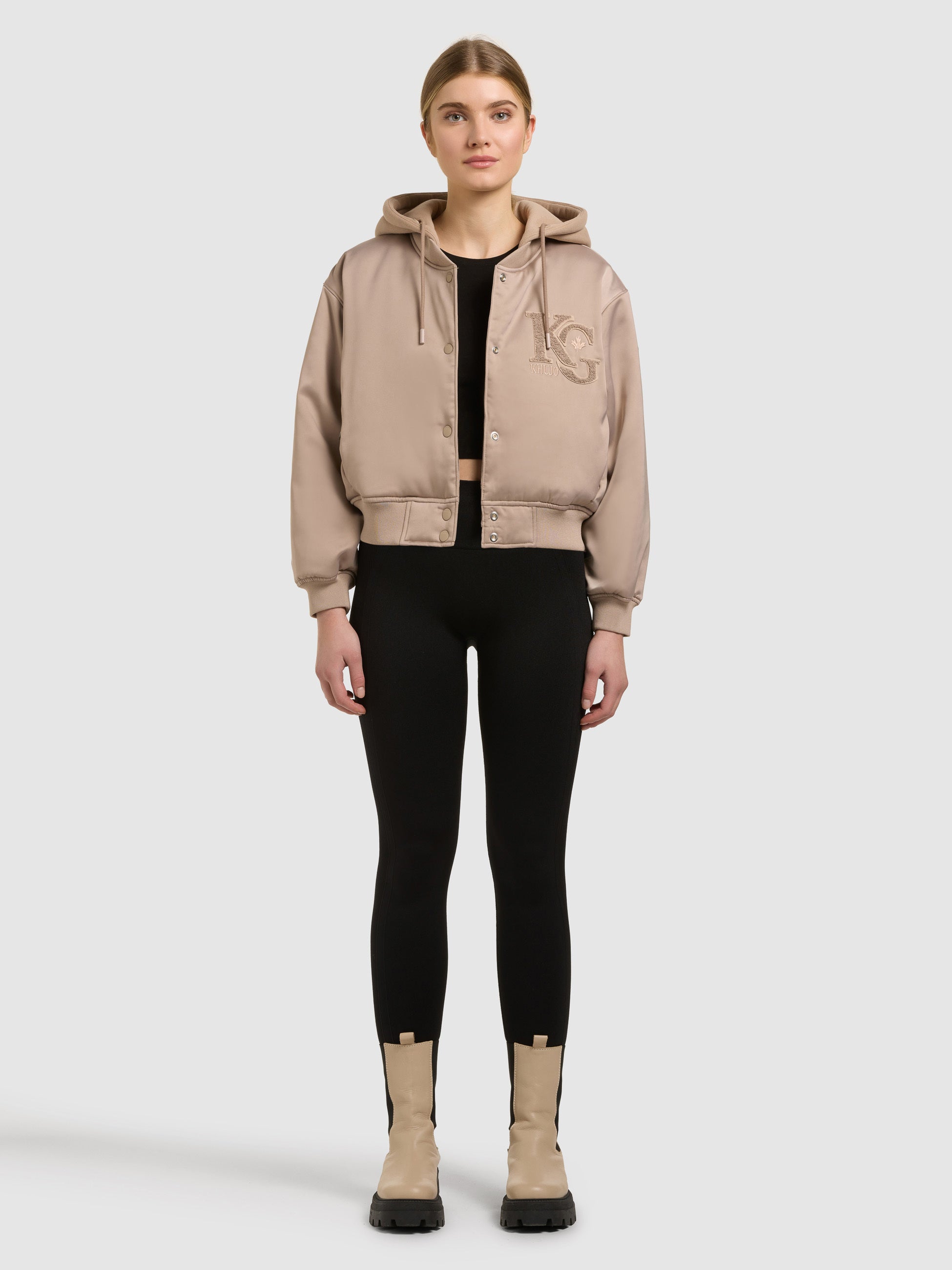 khujo-jacke-chani-latte-beige-damen-bomberjacke-leicht-wattiert-aus-satin-mit-ka image 6