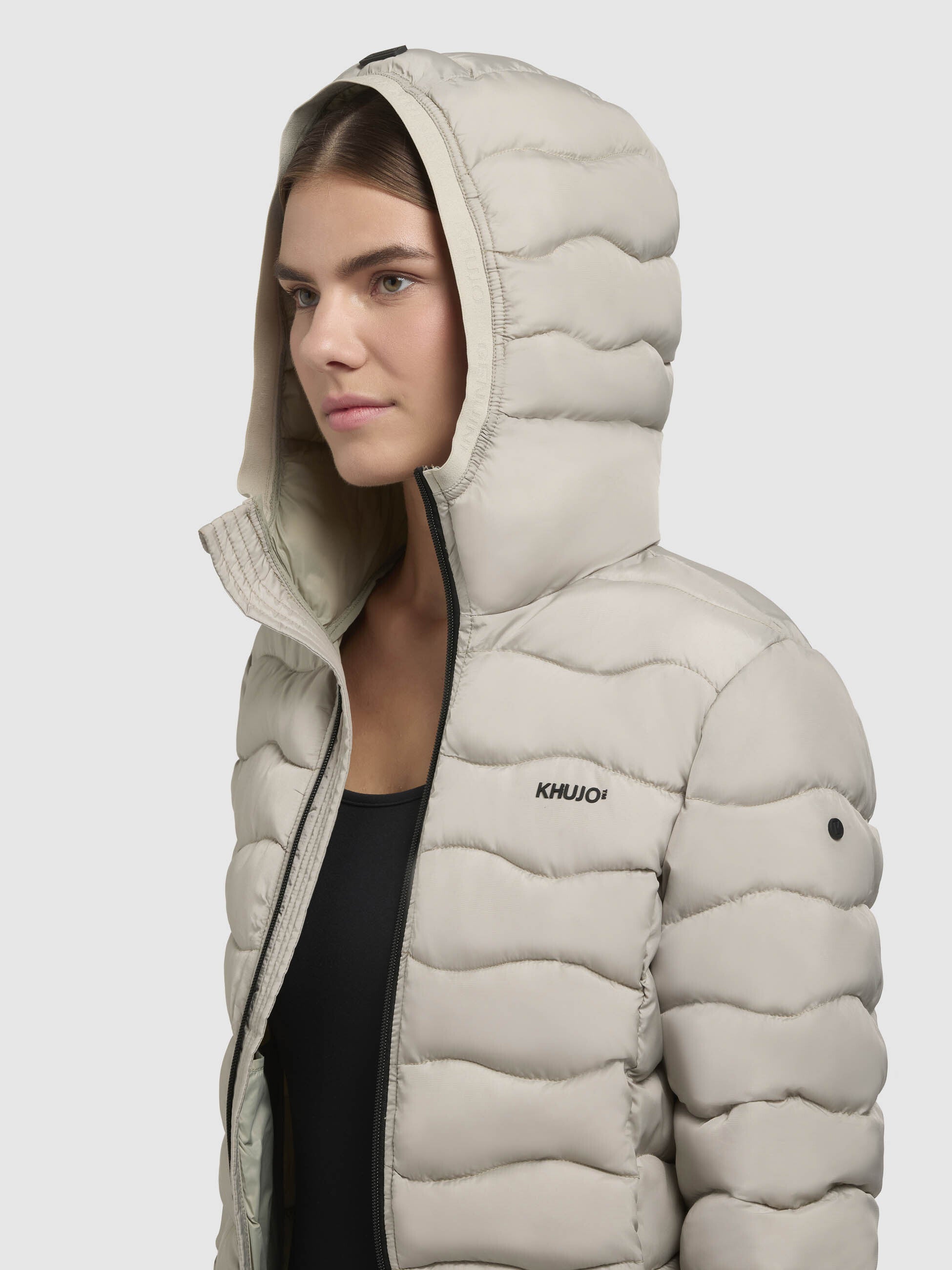 khujo-nargo-damen-steppjacke-slim-fit-h-ftlang-in-beige-hellgr-n image 7