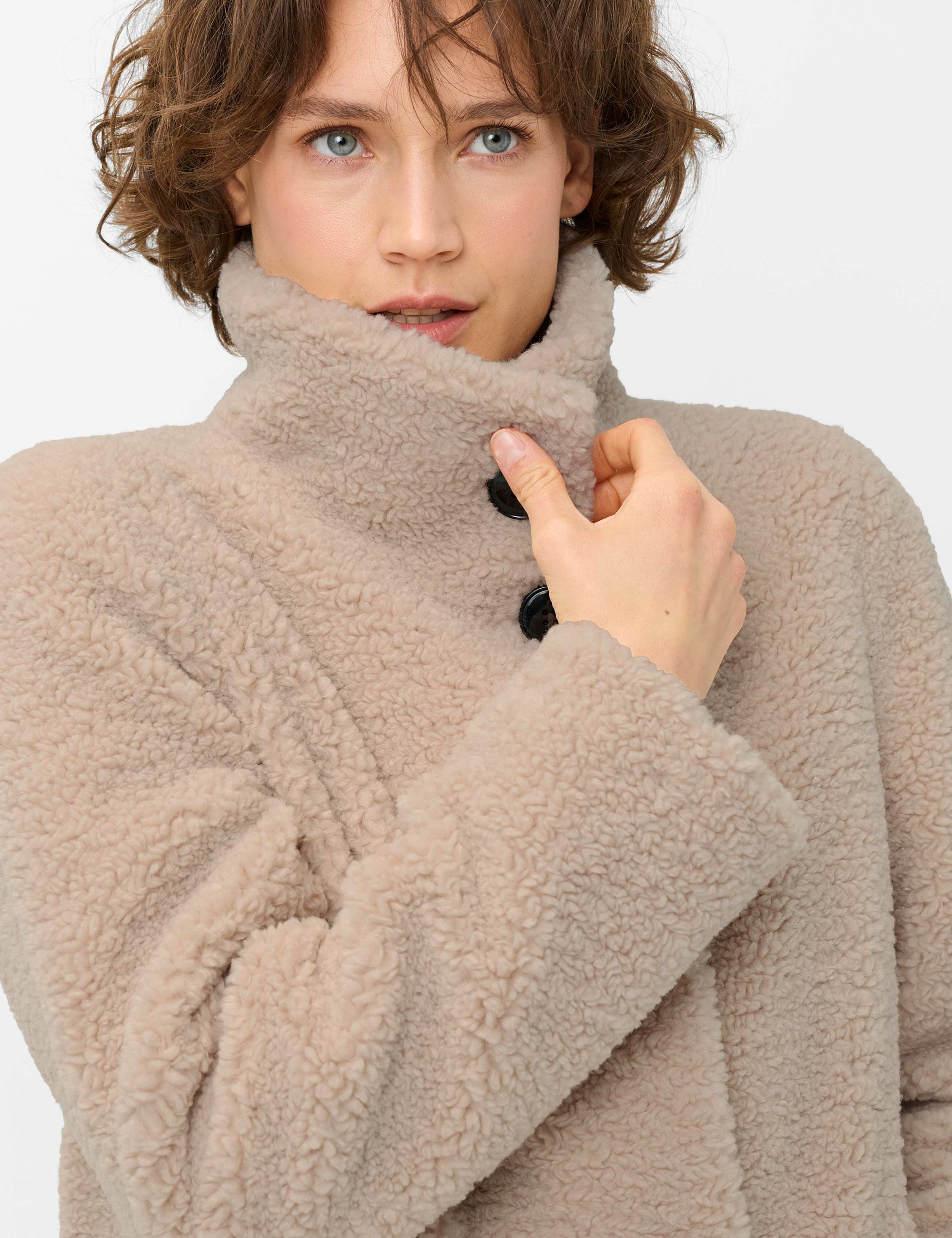fuchs-schmitt-kurzmantel-basel-damen-teddy-kurzmantel-mit-stehkragen image 4