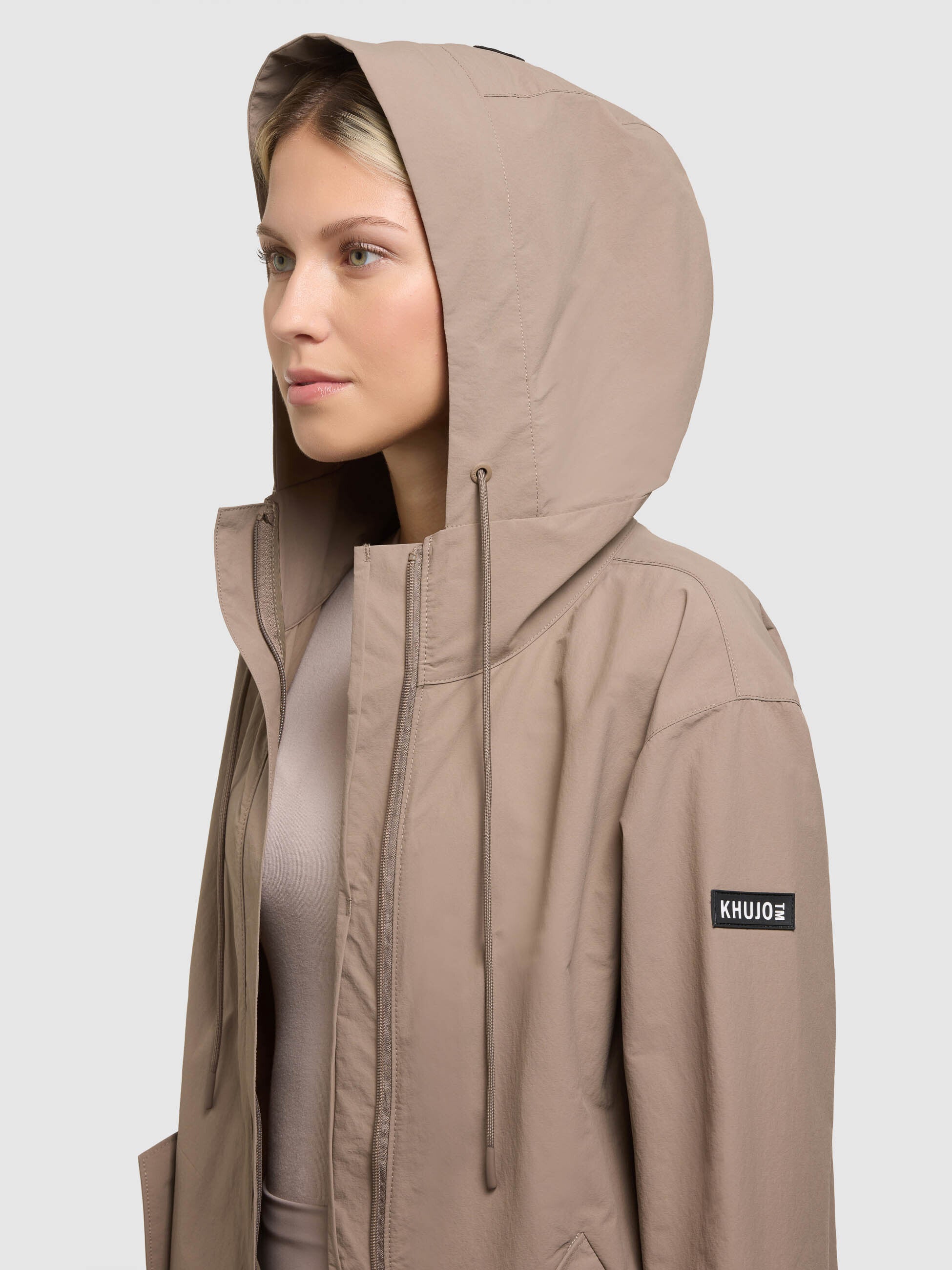 khujo-jacke-ameti-with-bag-latte-brown-leichter-kurzmantel-damen-mit-tasche image 7